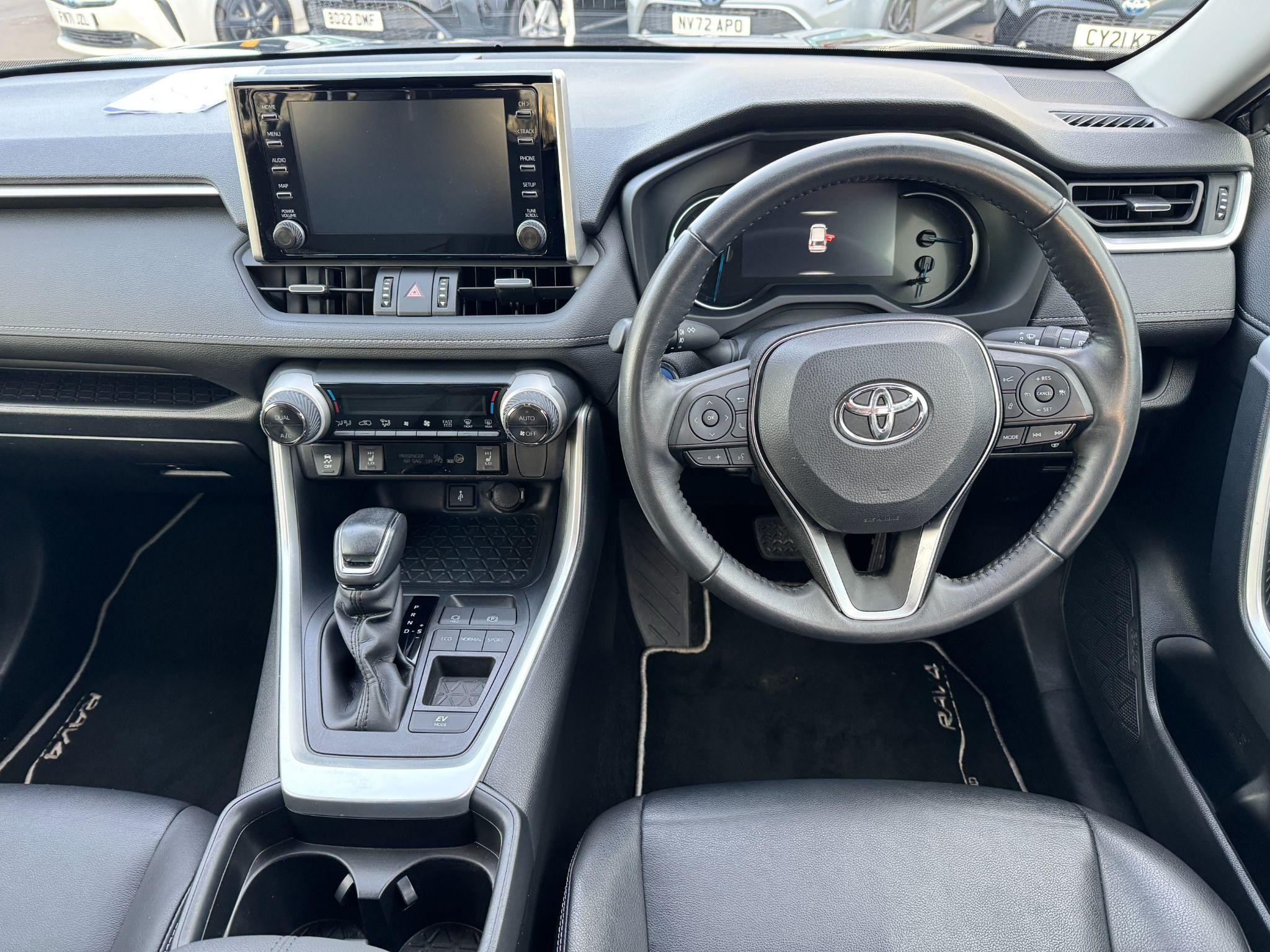 Toyota RAV4 Image 17