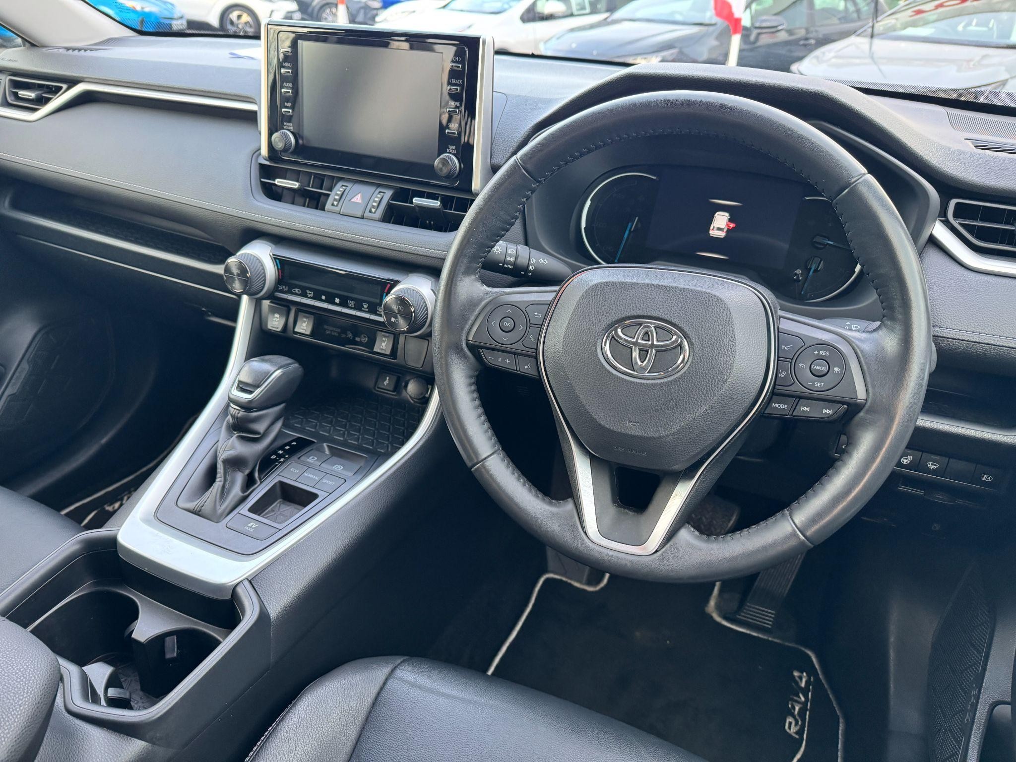 Toyota RAV4 Image 18