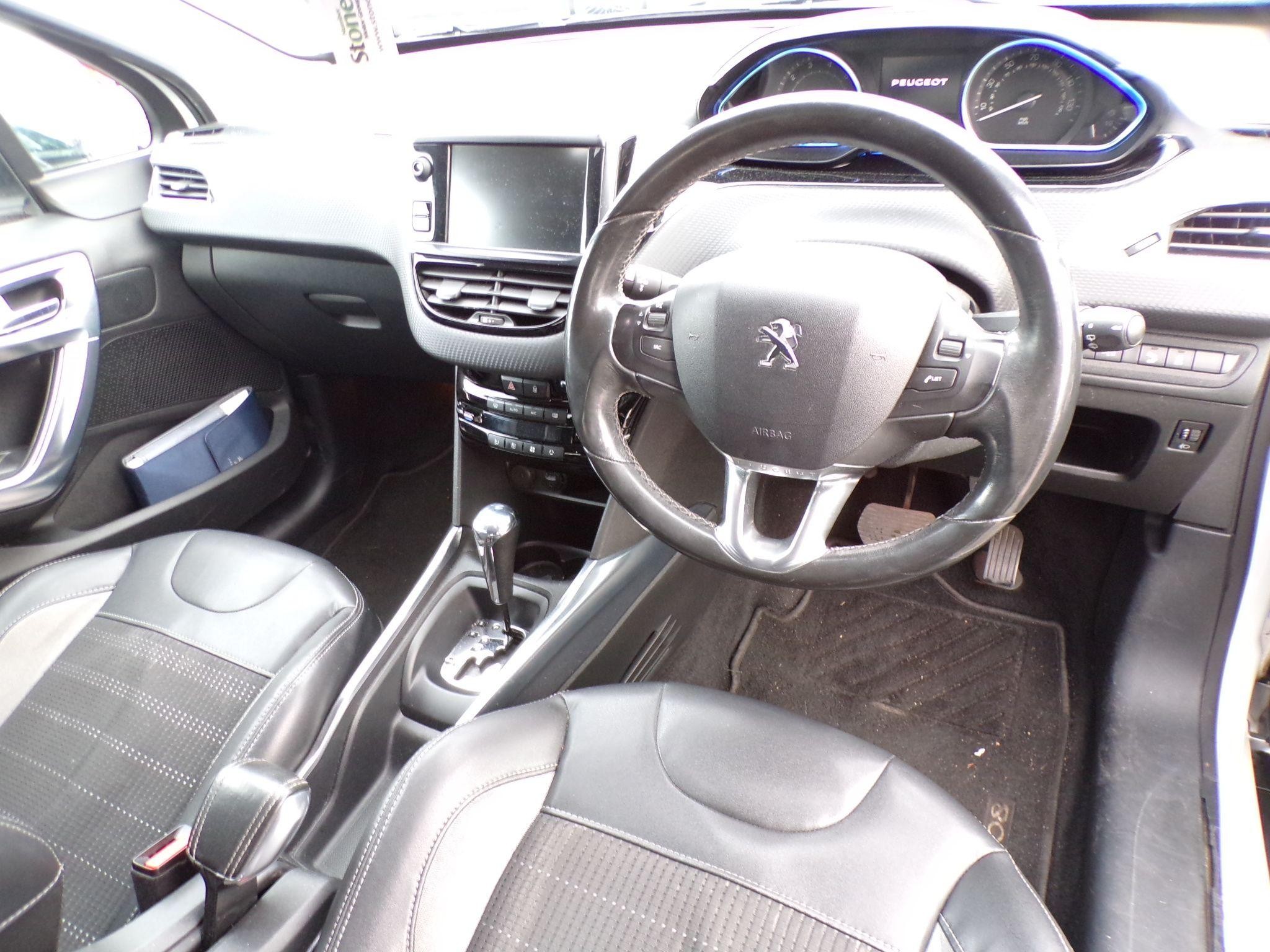 Peugeot 2008 Image 17