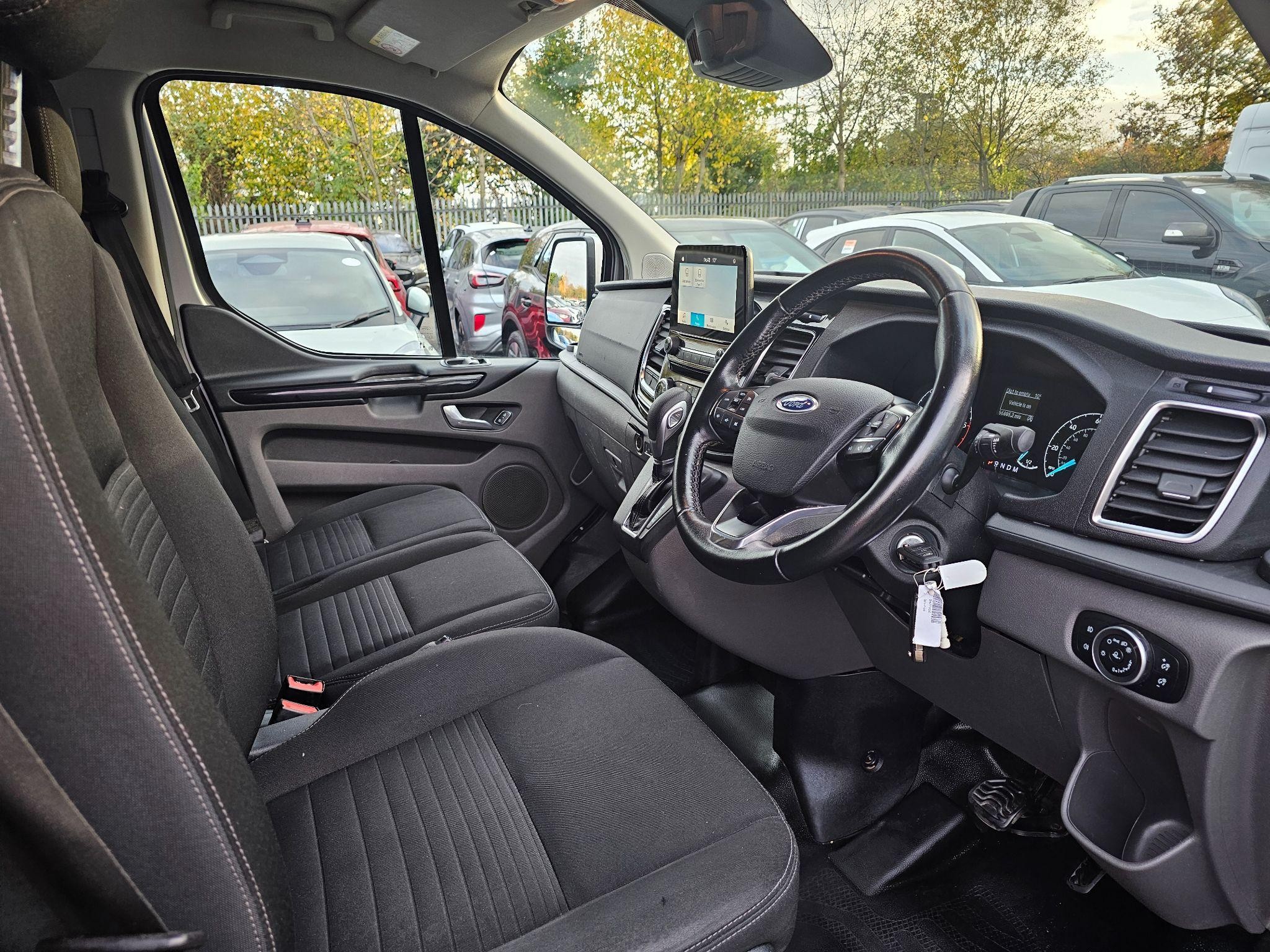 Ford Transit Custom Image 12