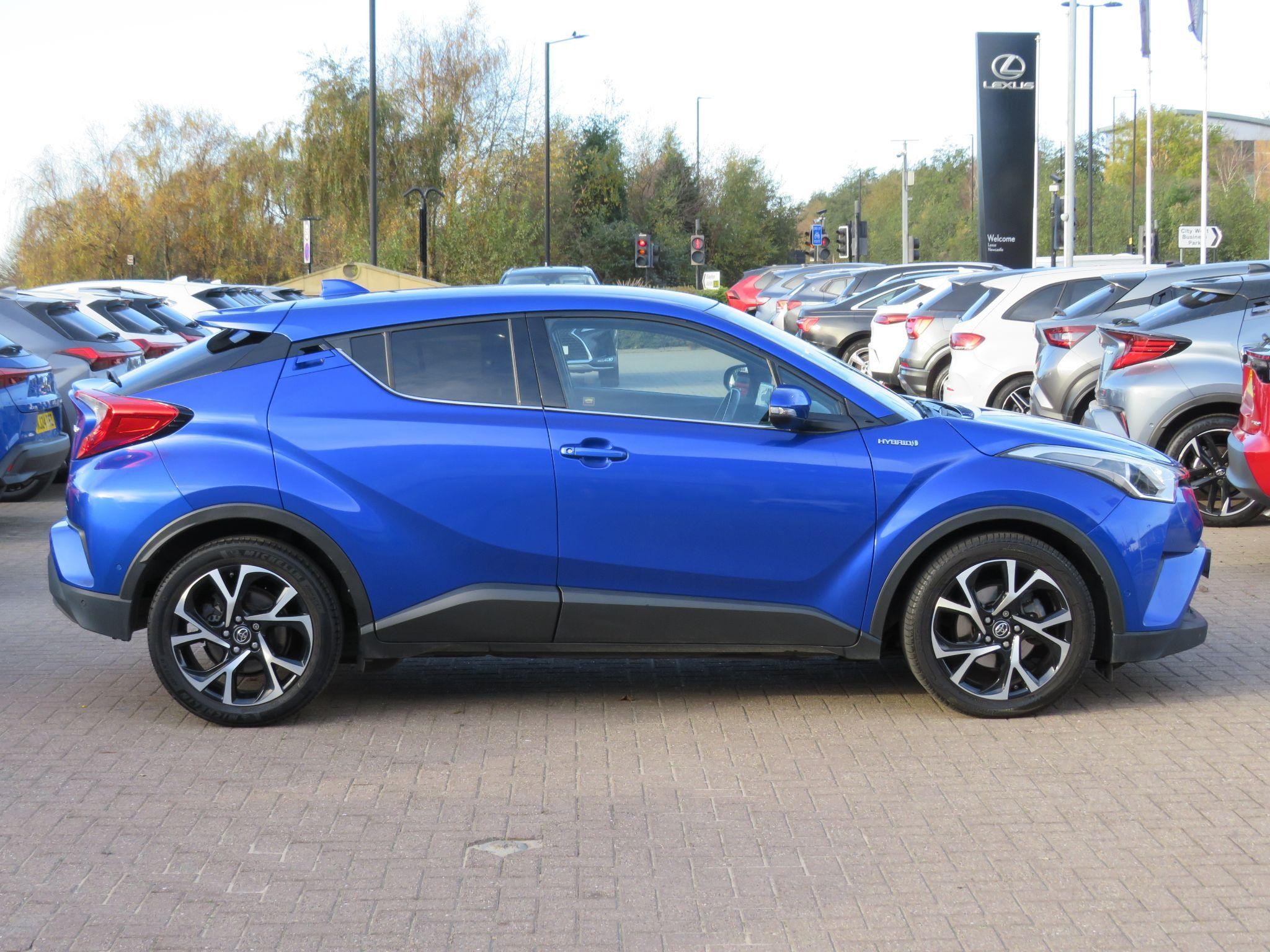 Toyota C-HR Image 4