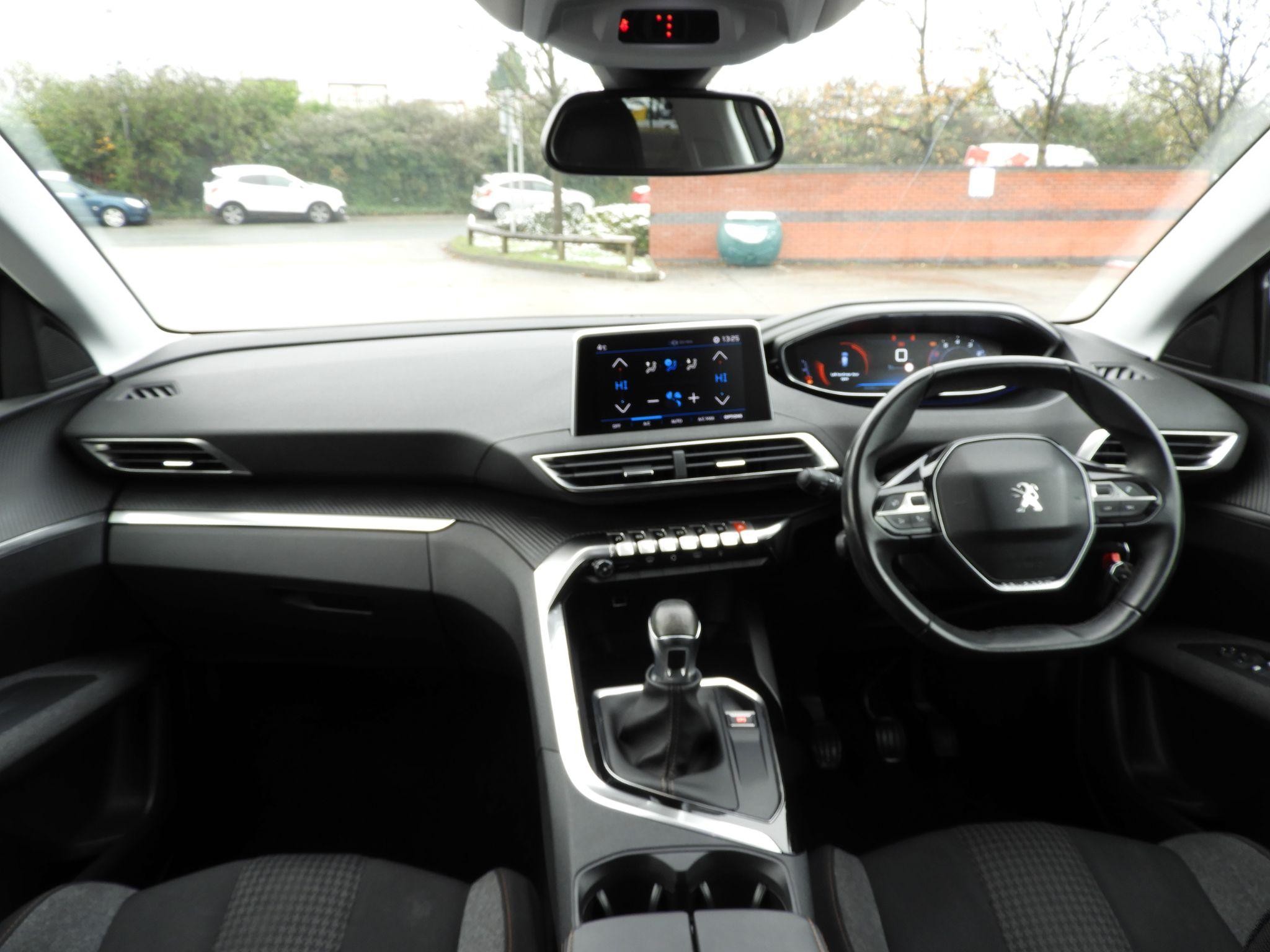 Peugeot 3008 Image 12