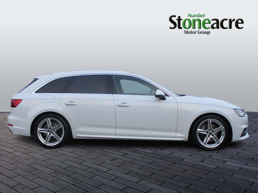 Audi A4 Avant Image 2