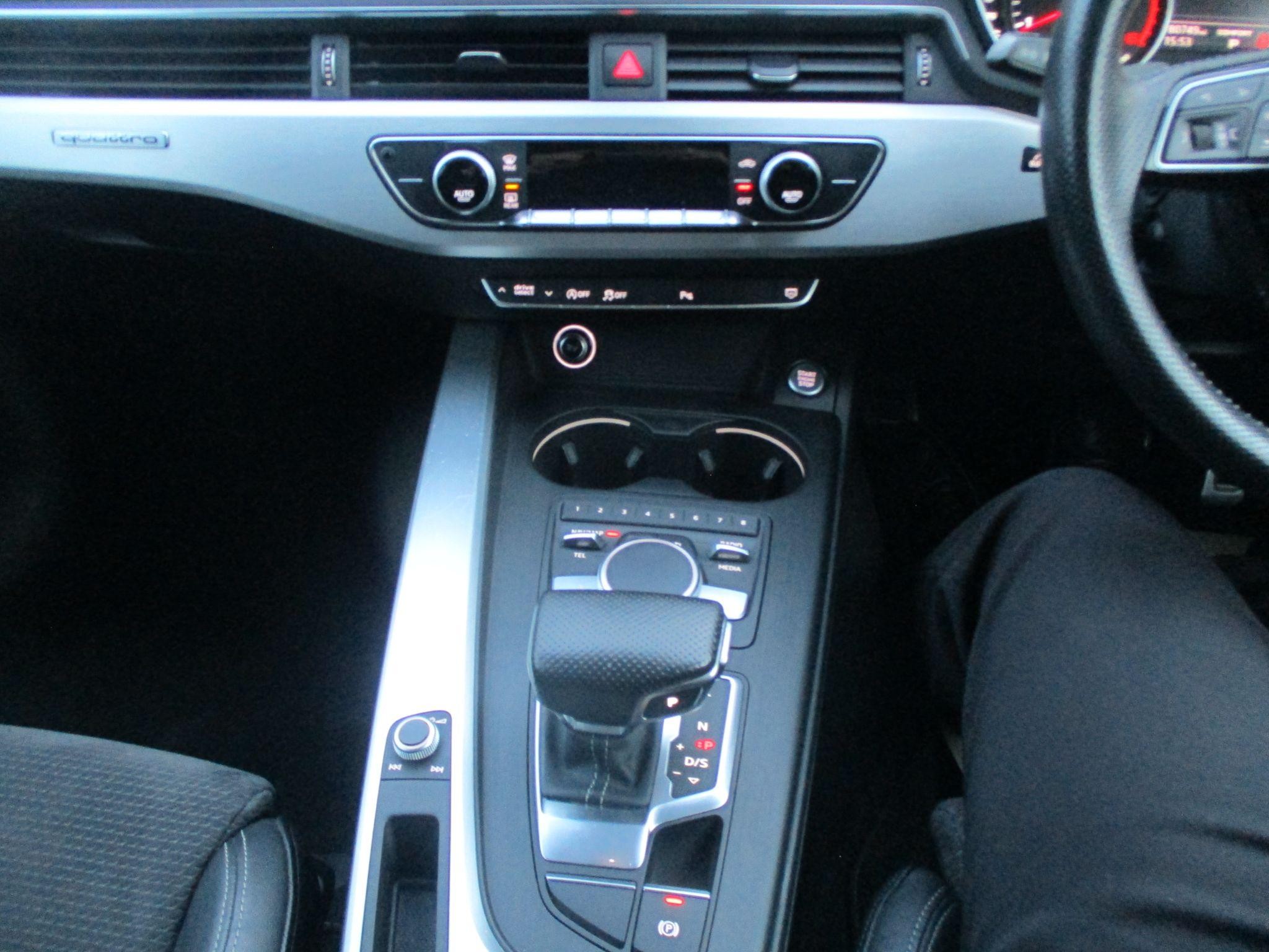 Audi A4 Avant Image 19