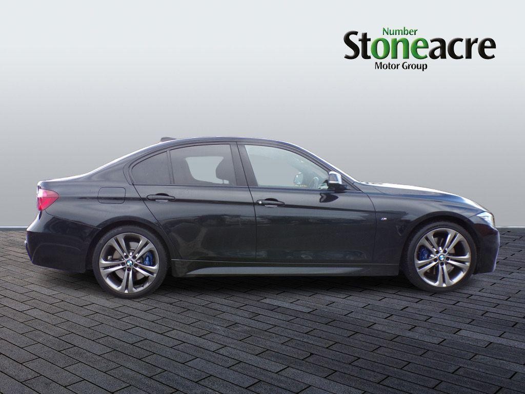 BMW 3 Series Image 2