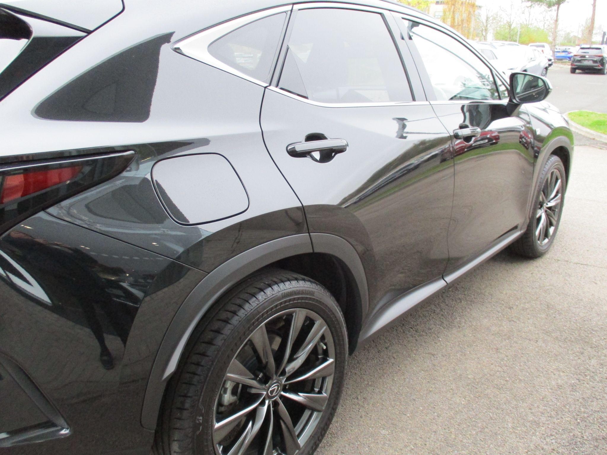 Lexus NX Image 42