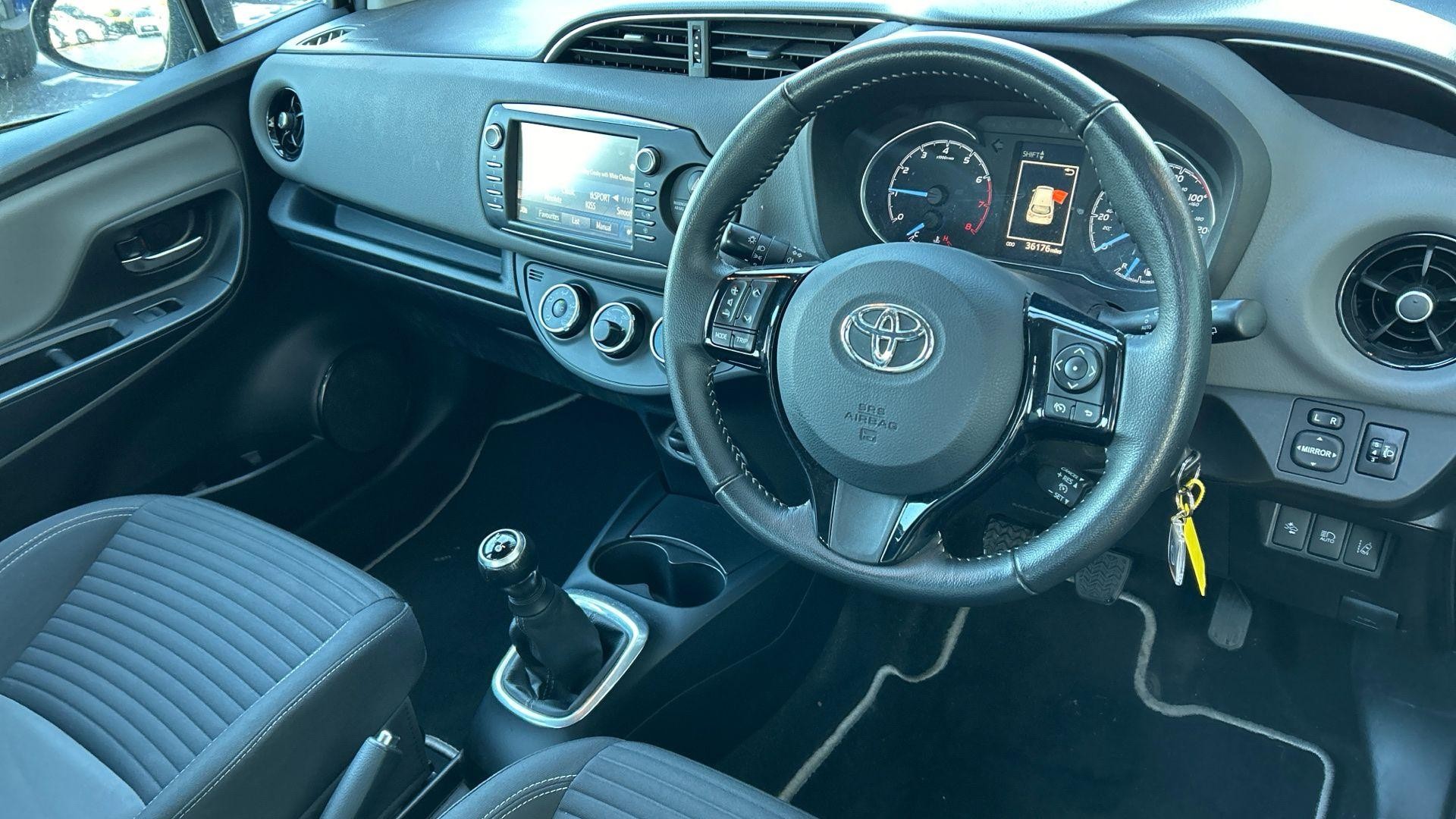 Toyota Yaris Image 12