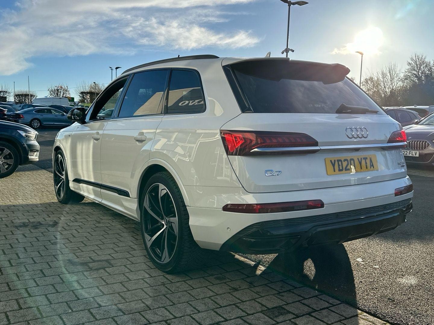 Audi Q7 Image 2