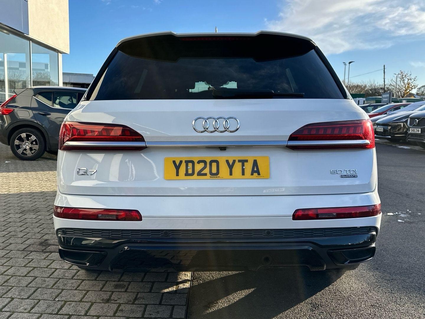 Audi Q7 Image 13