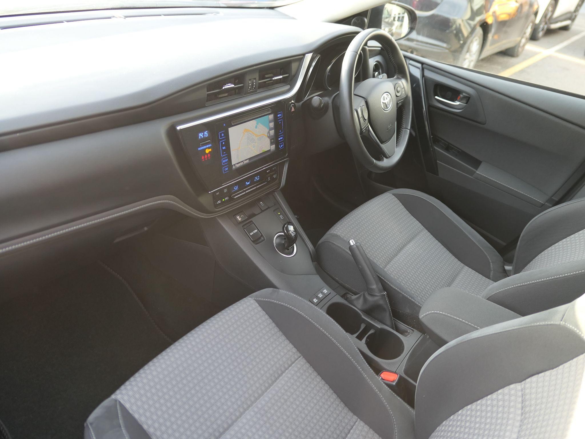 Toyota Auris Image 7