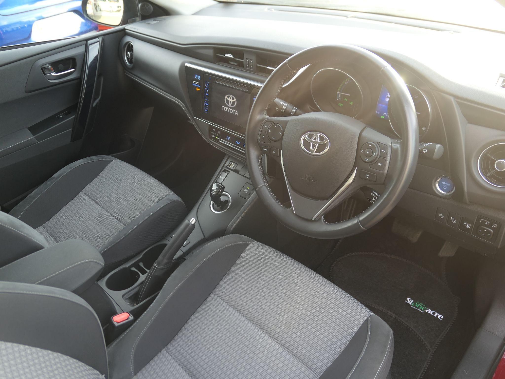 Toyota Auris Image 21