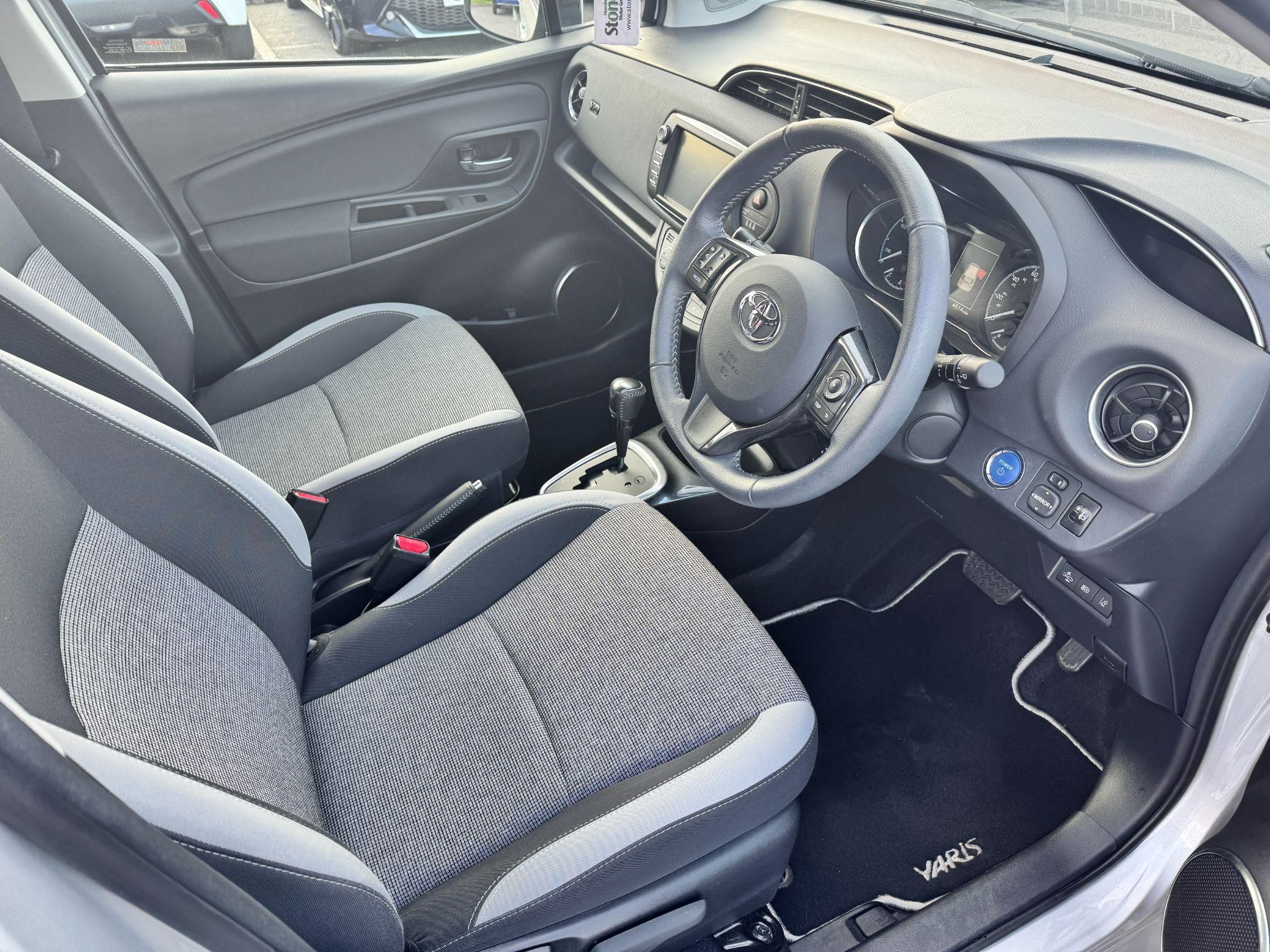 Toyota Yaris Image 13