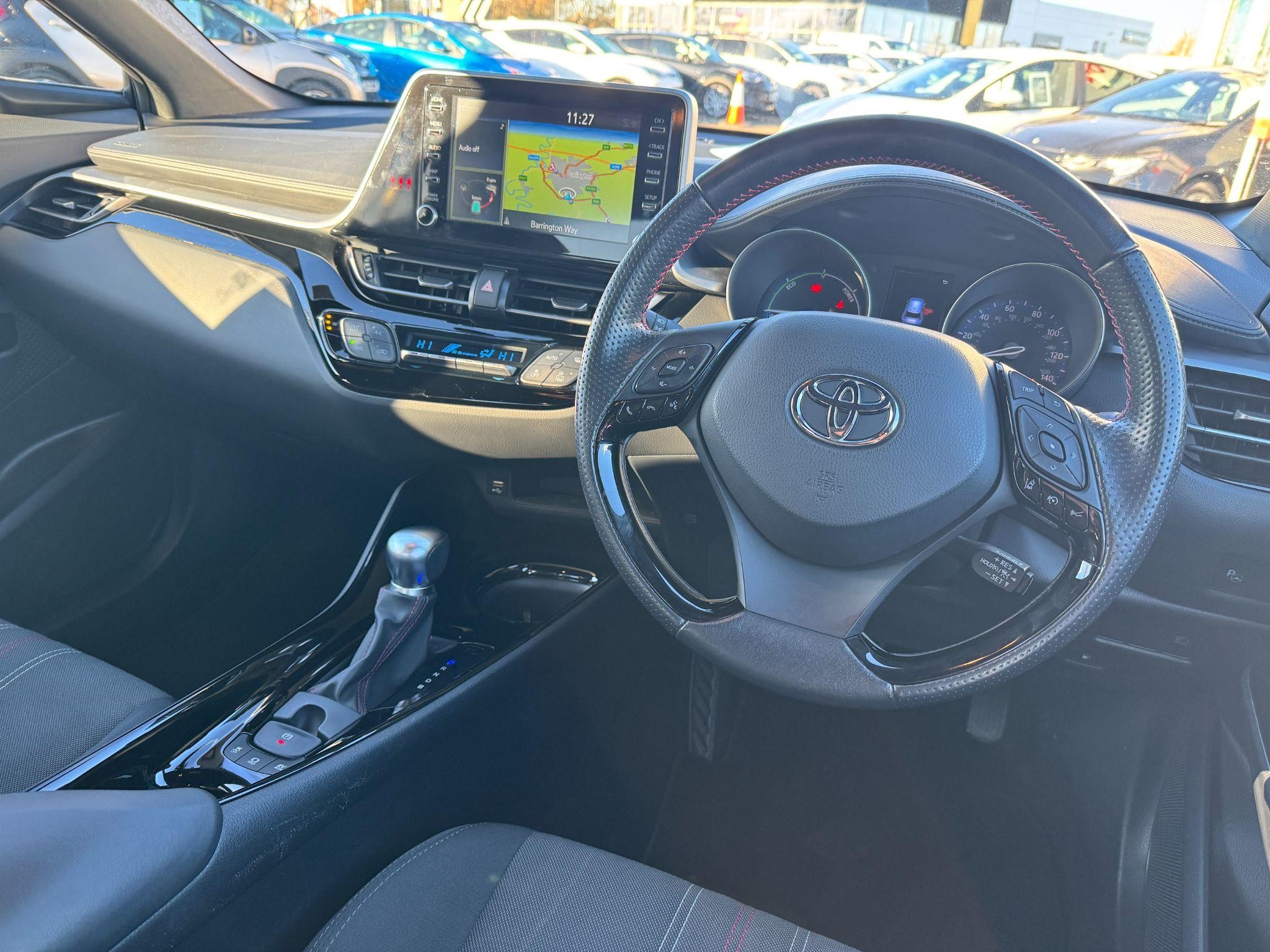 Toyota C-HR Image 18