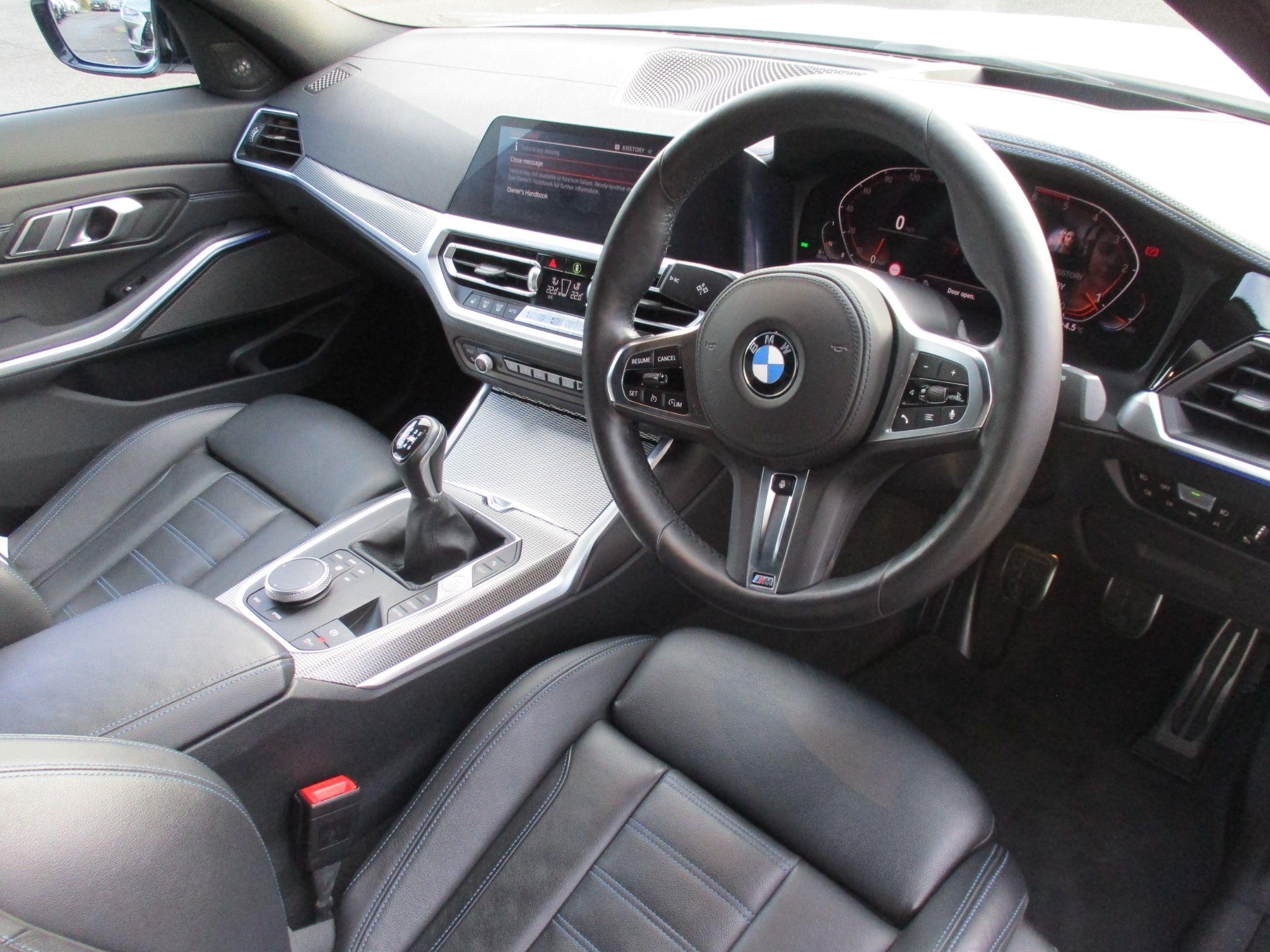 BMW 3 Series Image 13