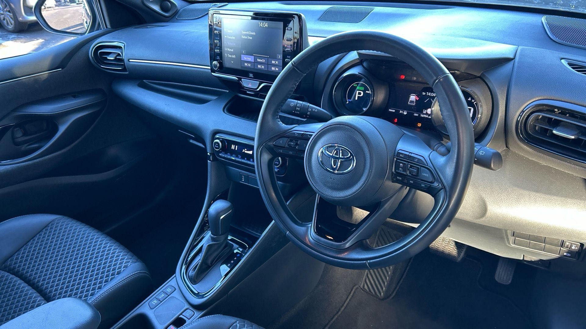 Toyota Yaris Image 12