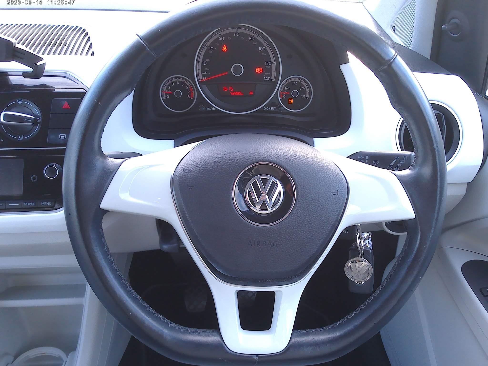 Volkswagen up! Image 20