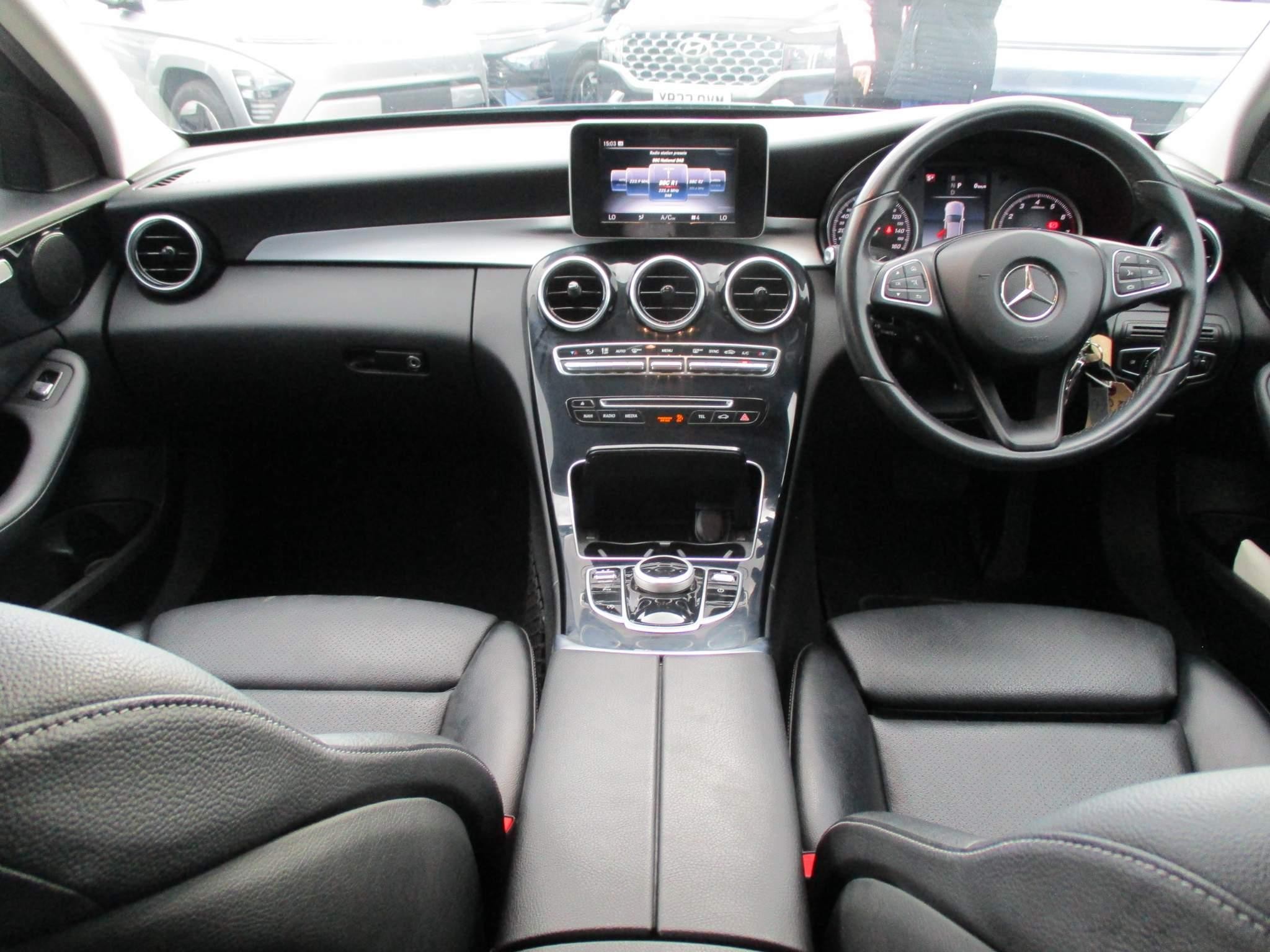 Mercedes-Benz C-Class Image 13