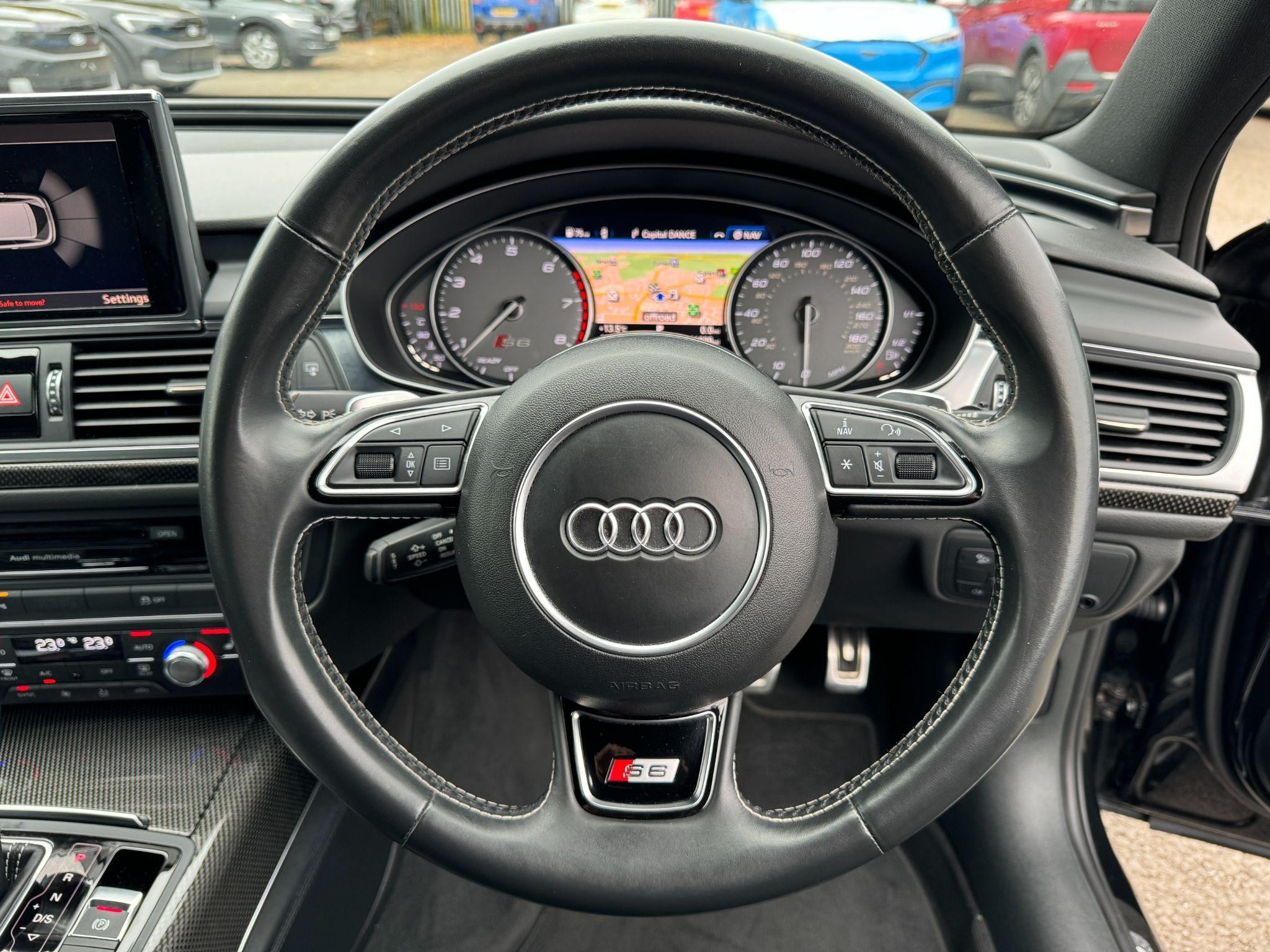 Audi S6 Avant Image 11