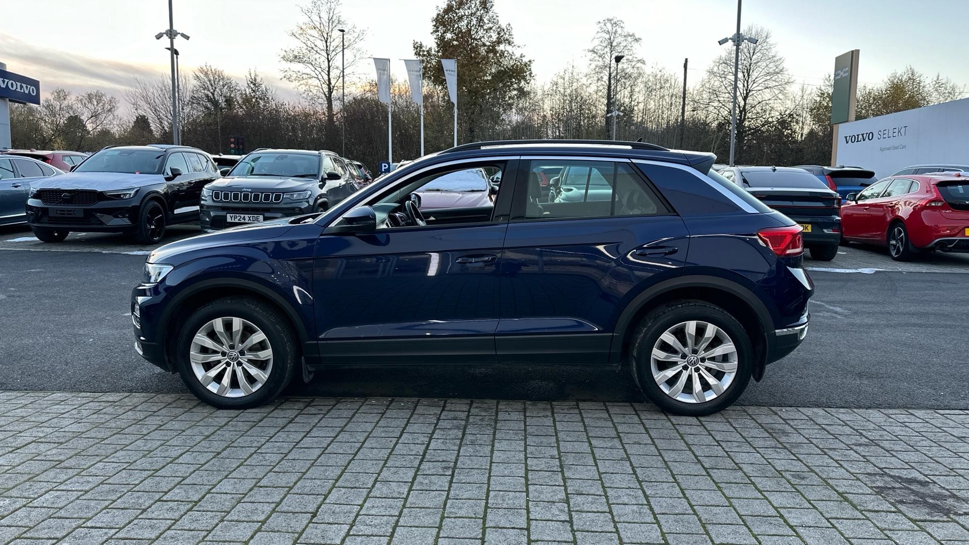 Volkswagen T-Roc Image 8