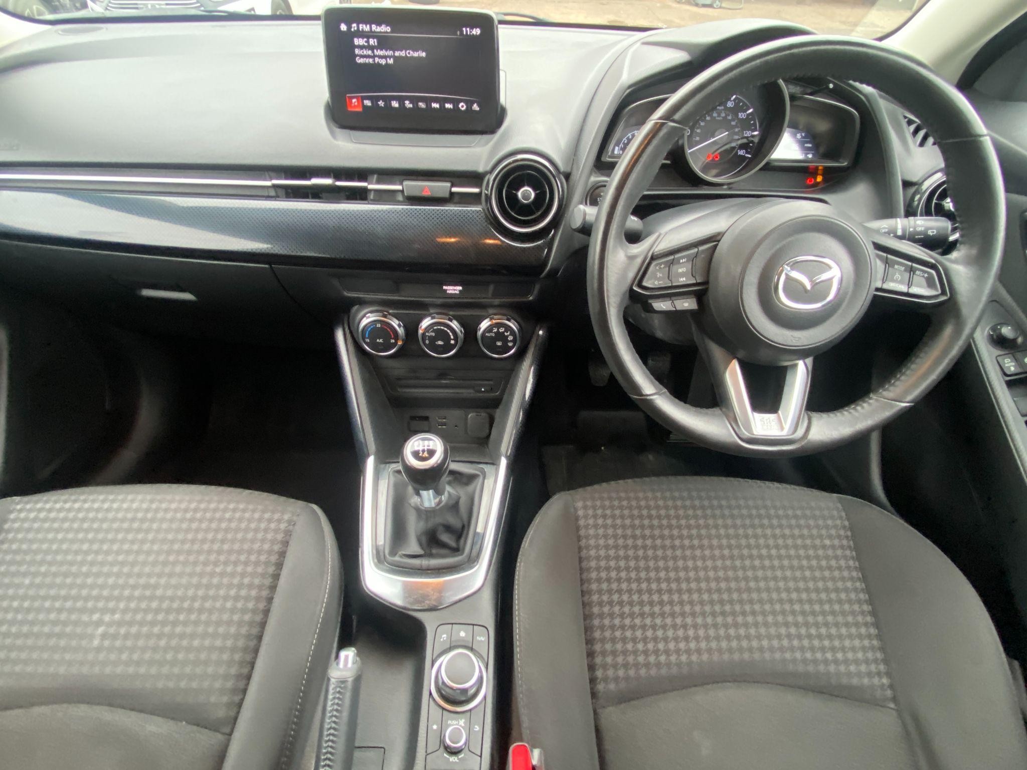 Mazda2 Image 11