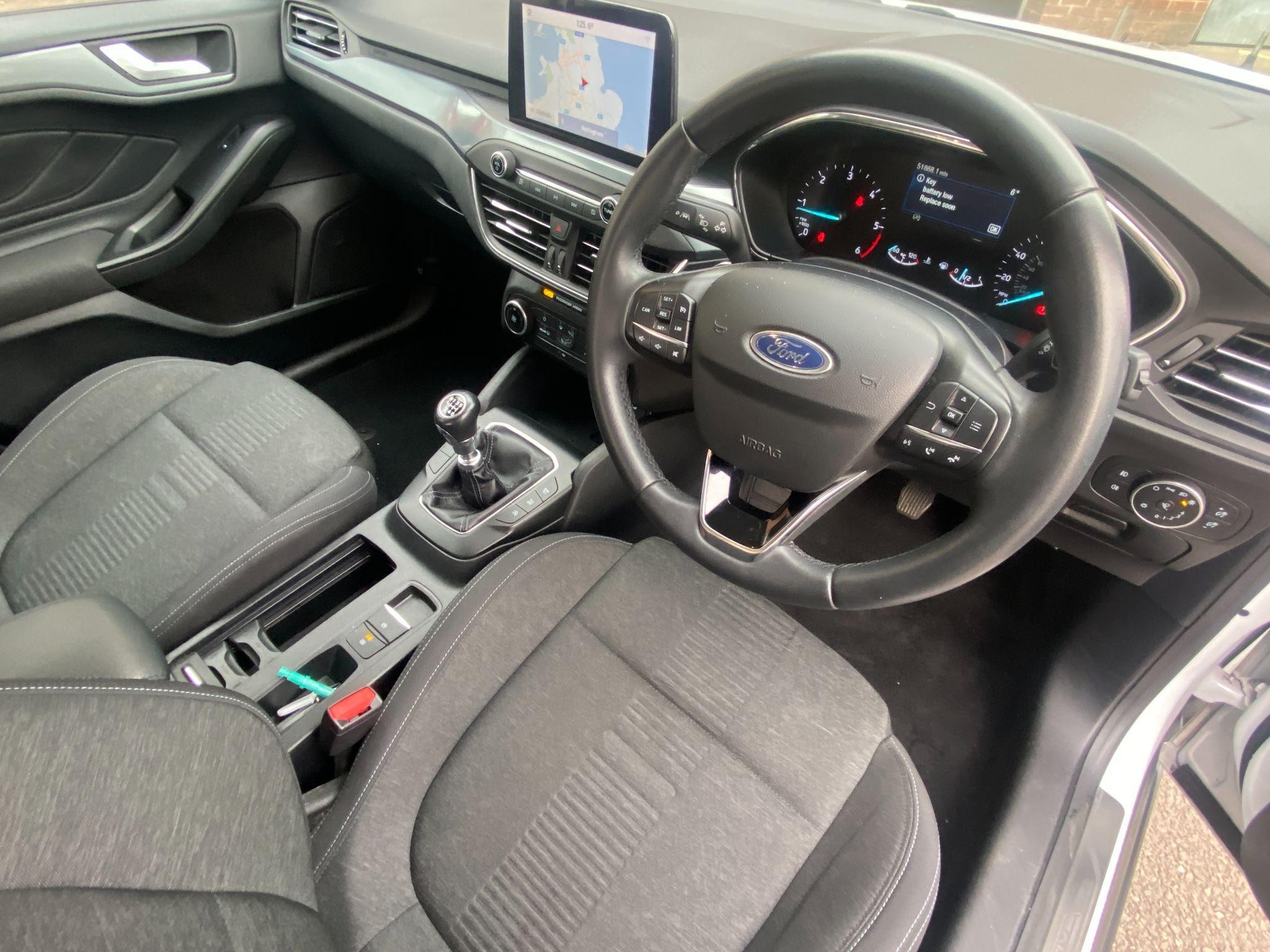 Ford Focus Image 11