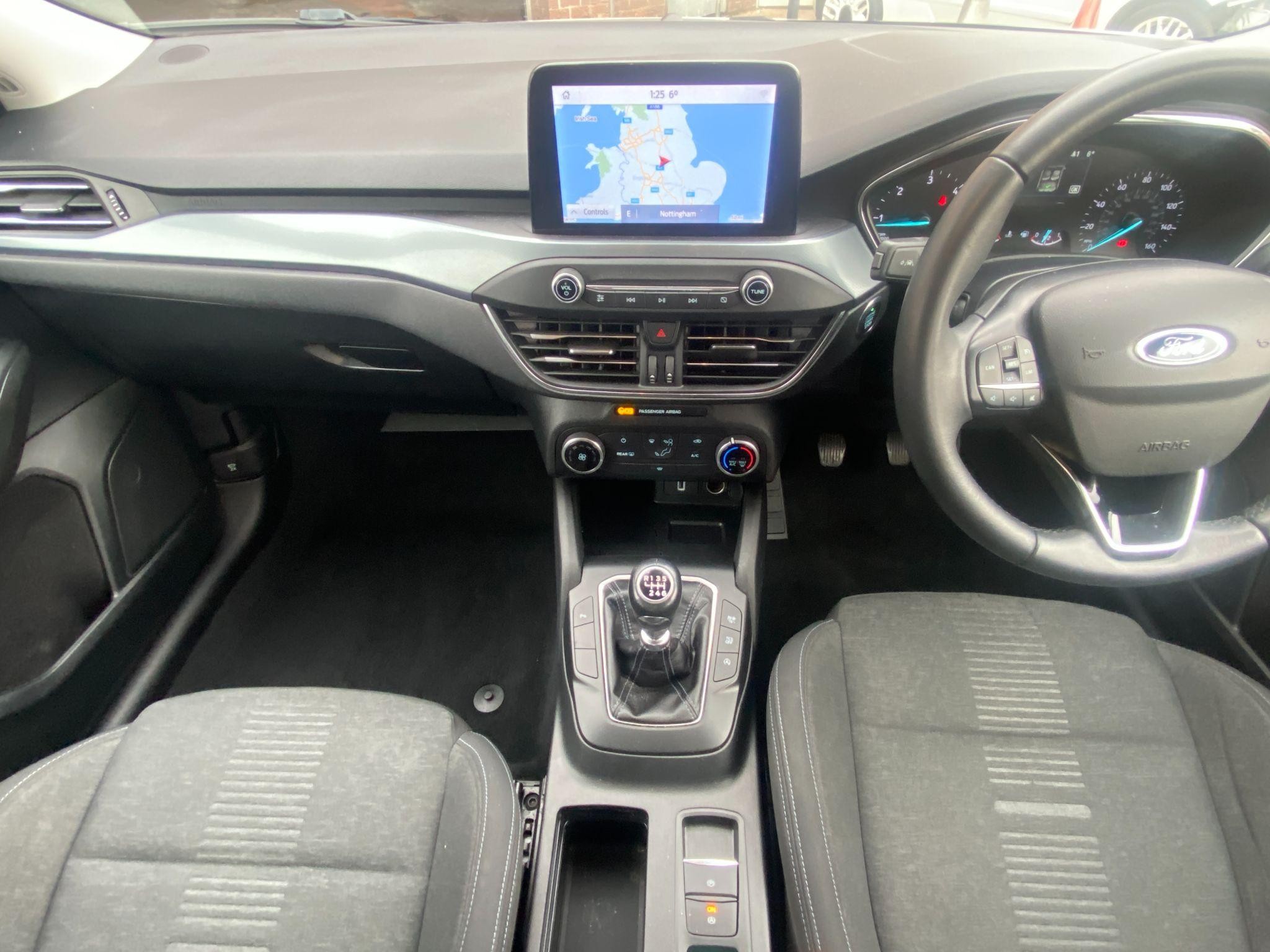 Ford Focus Image 12