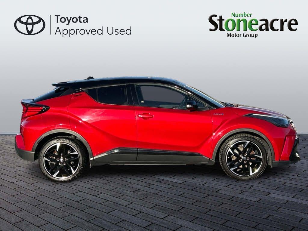 Toyota C-HR Image 2