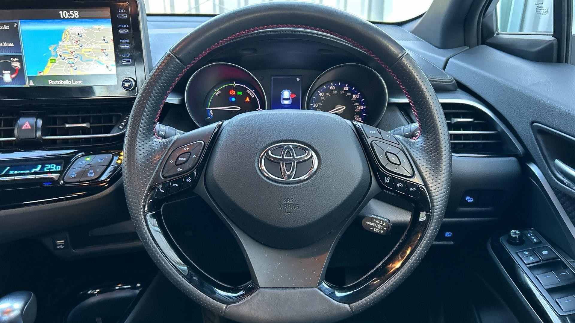 Toyota C-HR Image 12