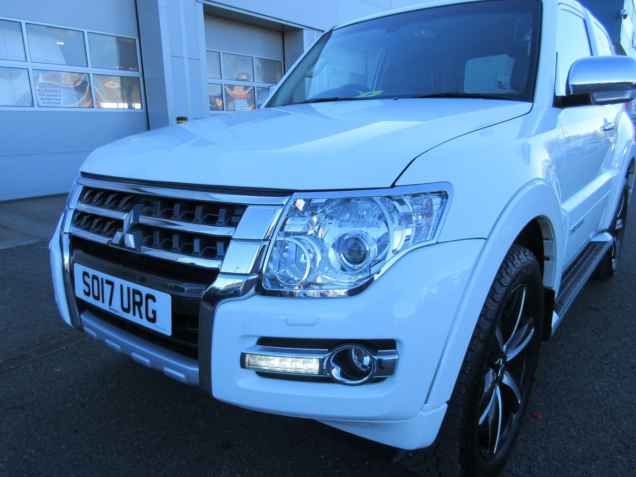 Mitsubishi Shogun Image 29