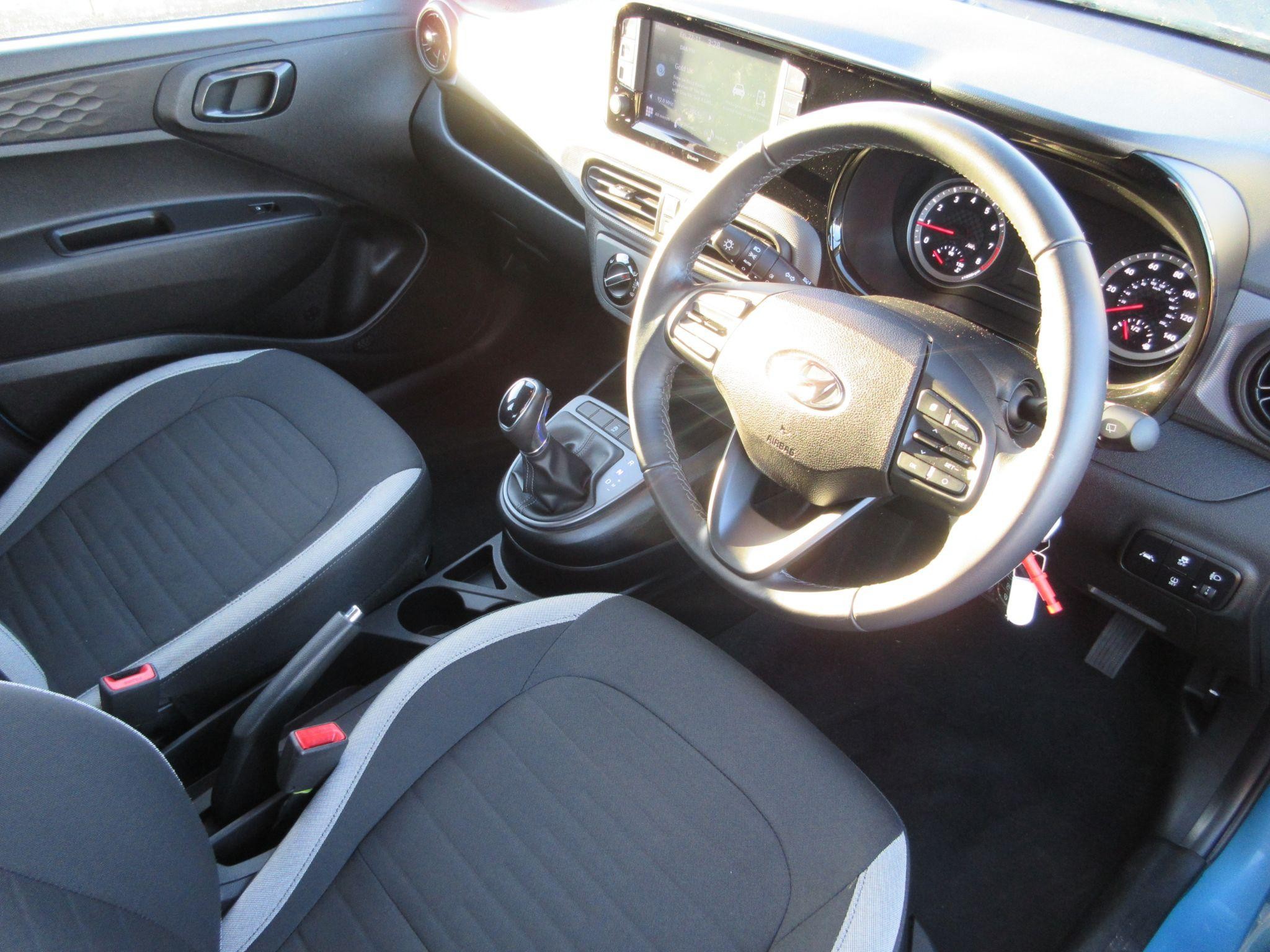 Hyundai i10 Image 11