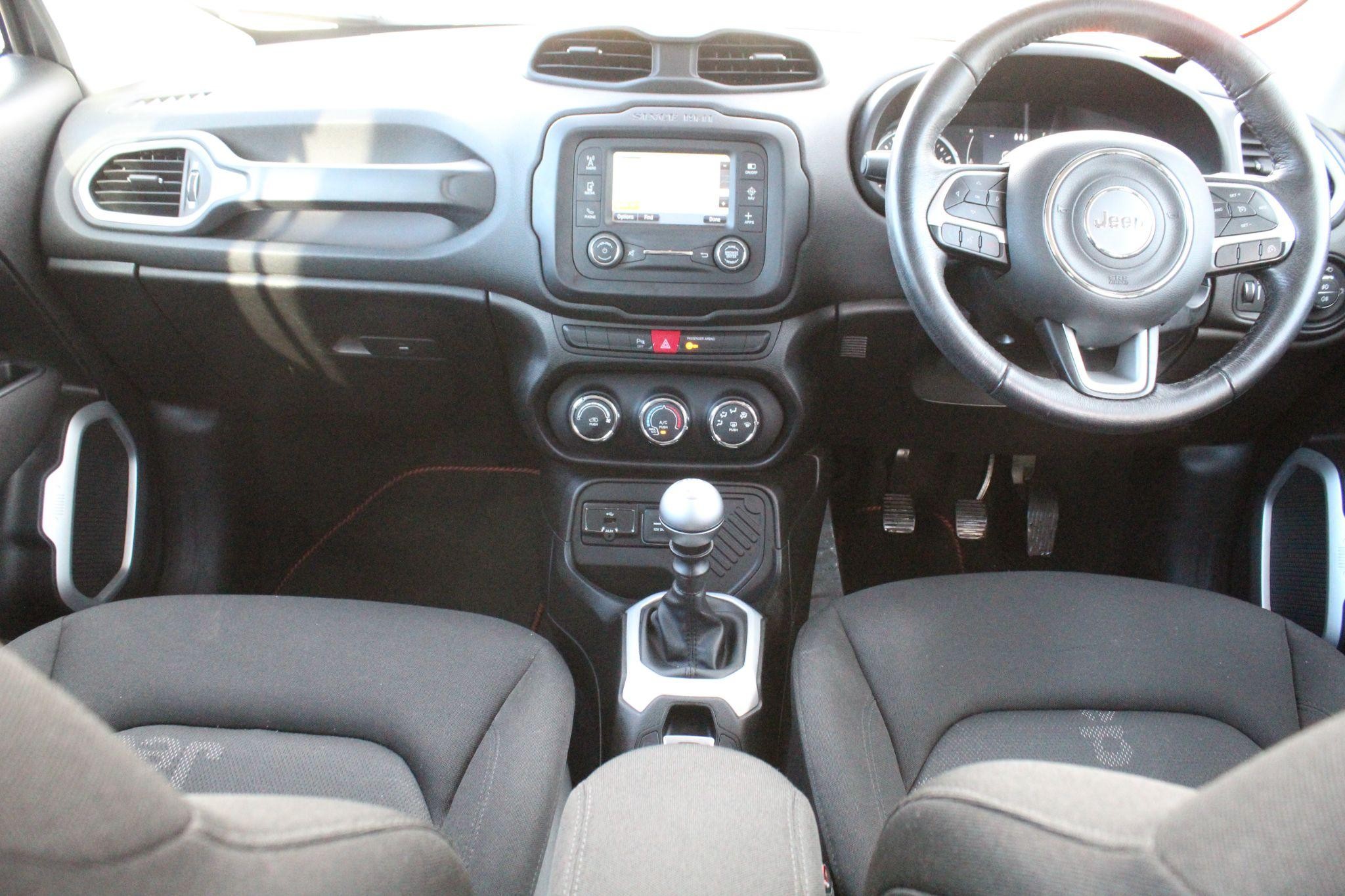 Jeep Renegade Image 12