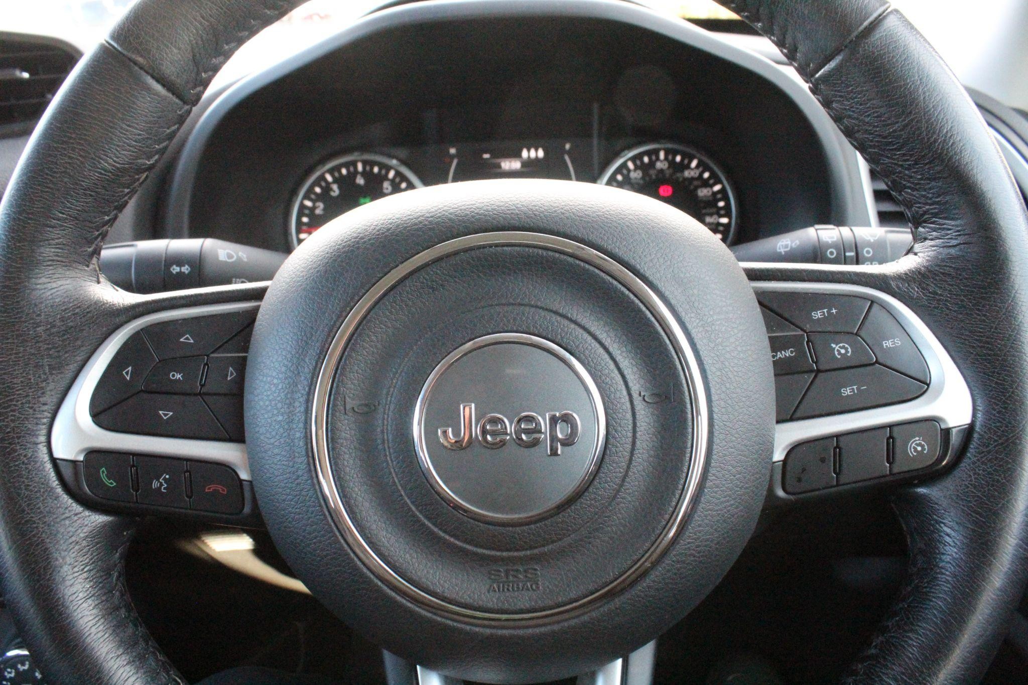 Jeep Renegade Image 18