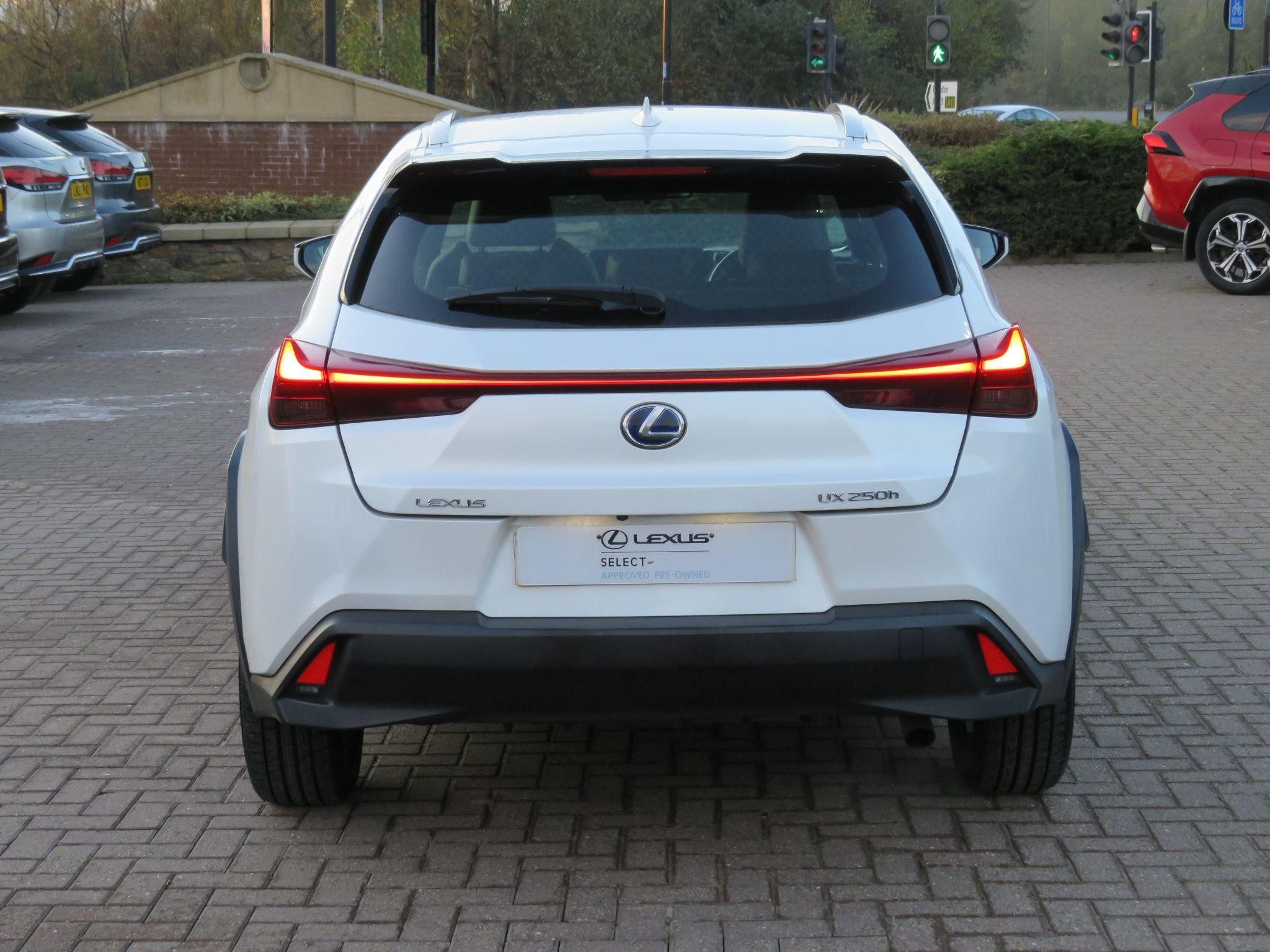 Lexus UX Self-Charging Hybrid Image 6