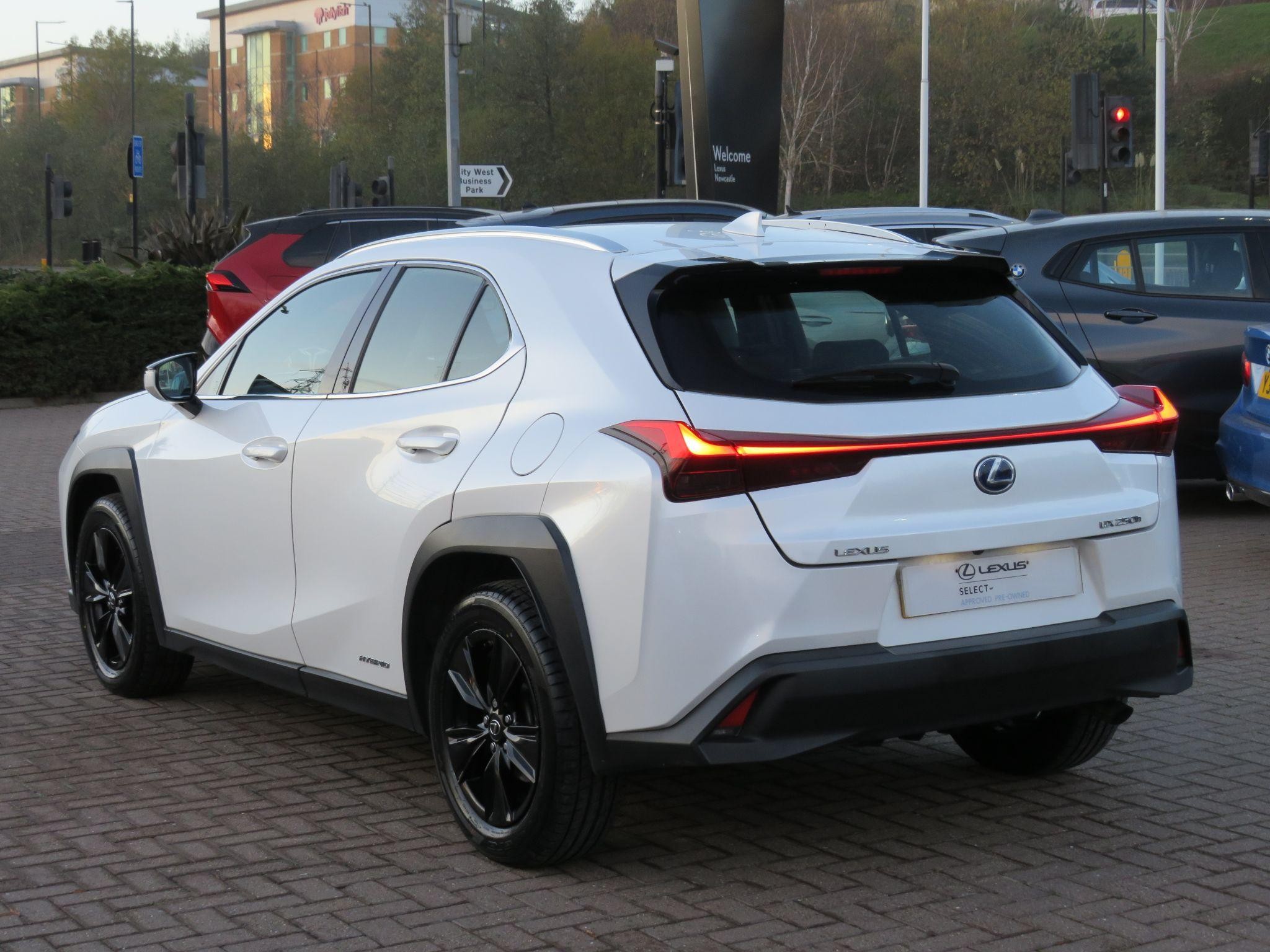 Lexus UX Self-Charging Hybrid Image 7