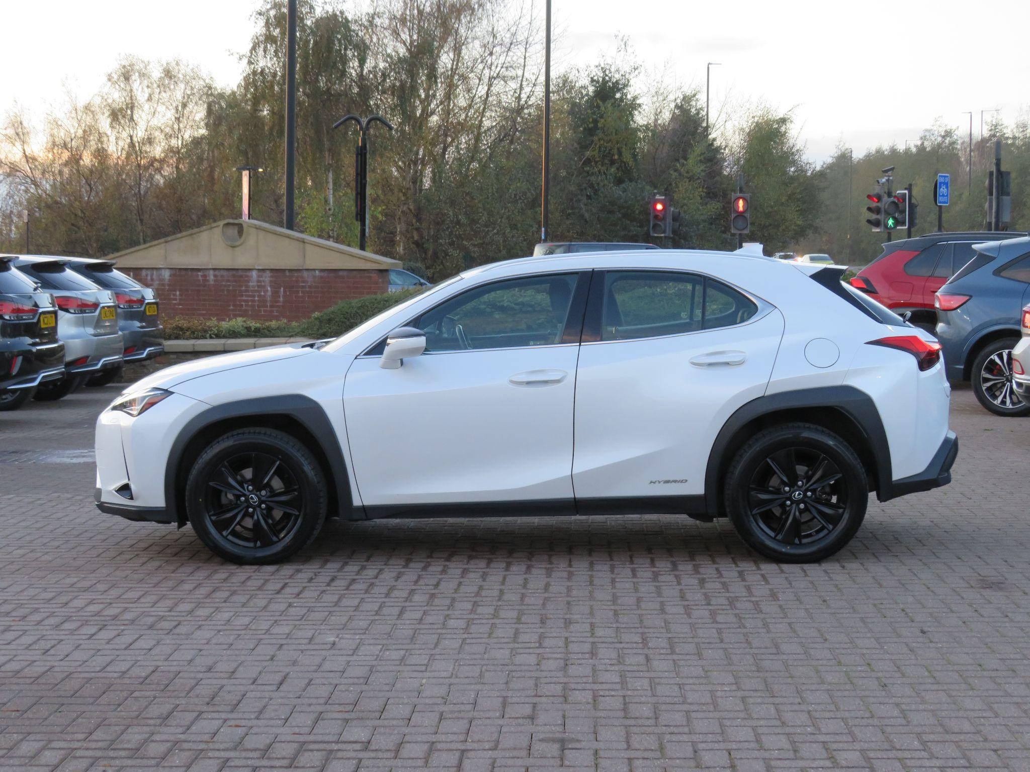 Lexus UX Self-Charging Hybrid Image 8