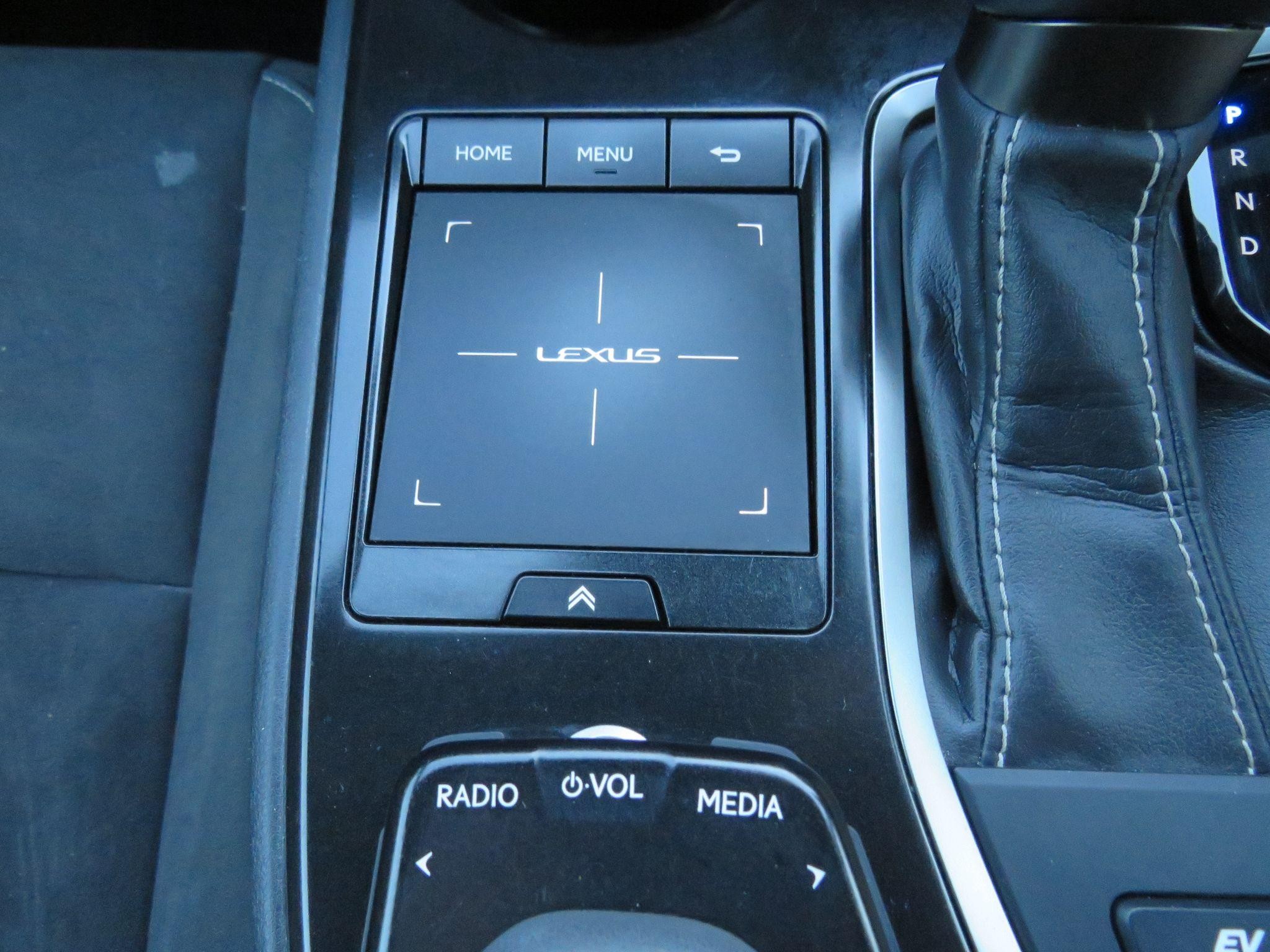 Lexus UX Self-Charging Hybrid Image 18