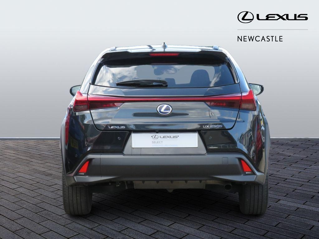 Lexus UX Self-Charging Hybrid Image 6