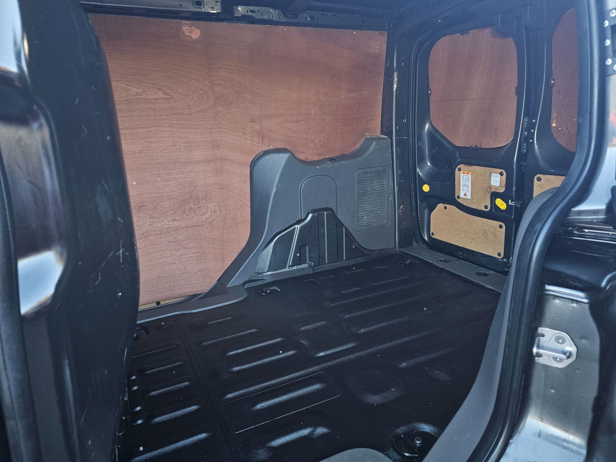 Ford Transit Connect Image 17