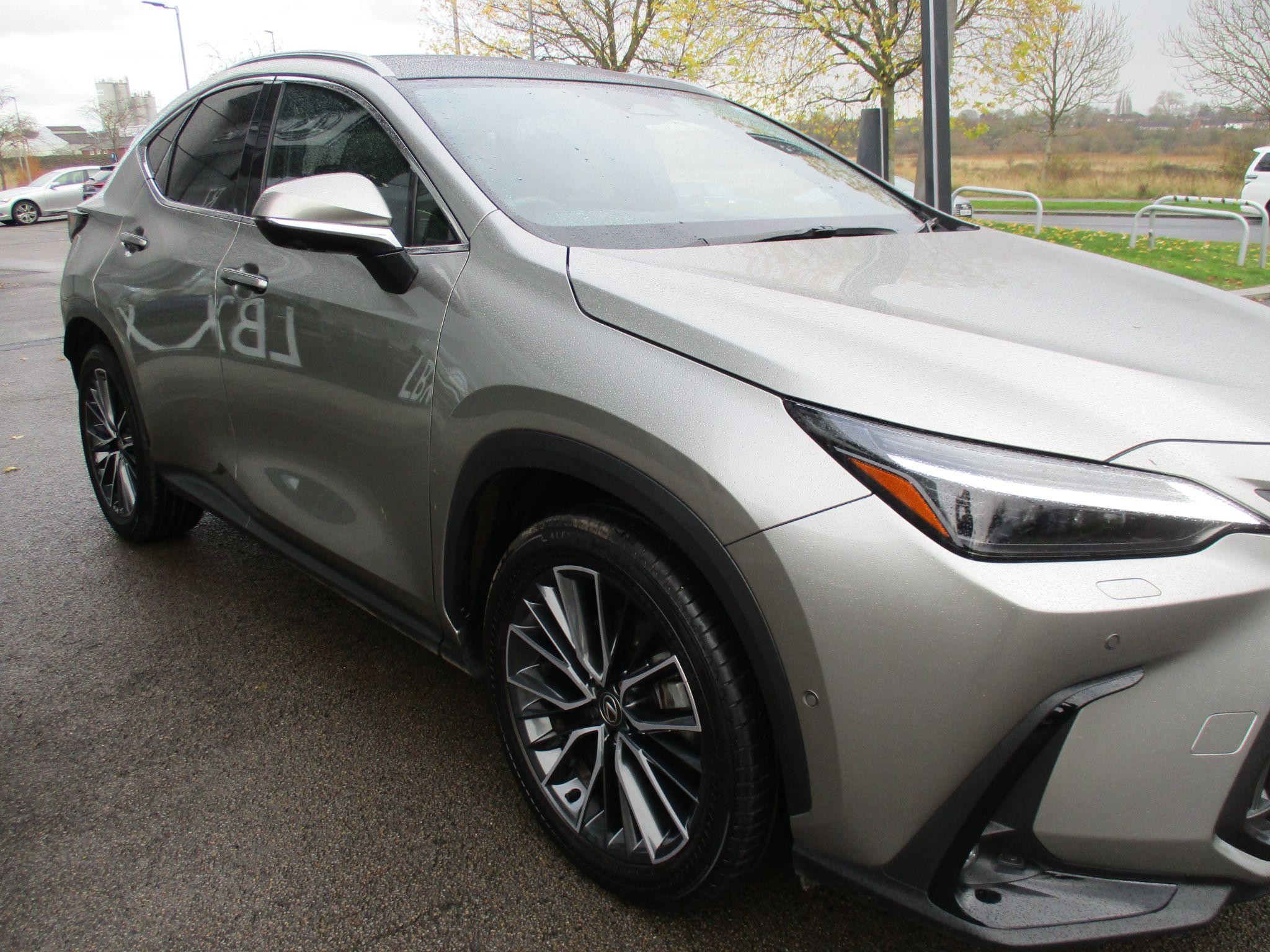 Lexus NX Image 42