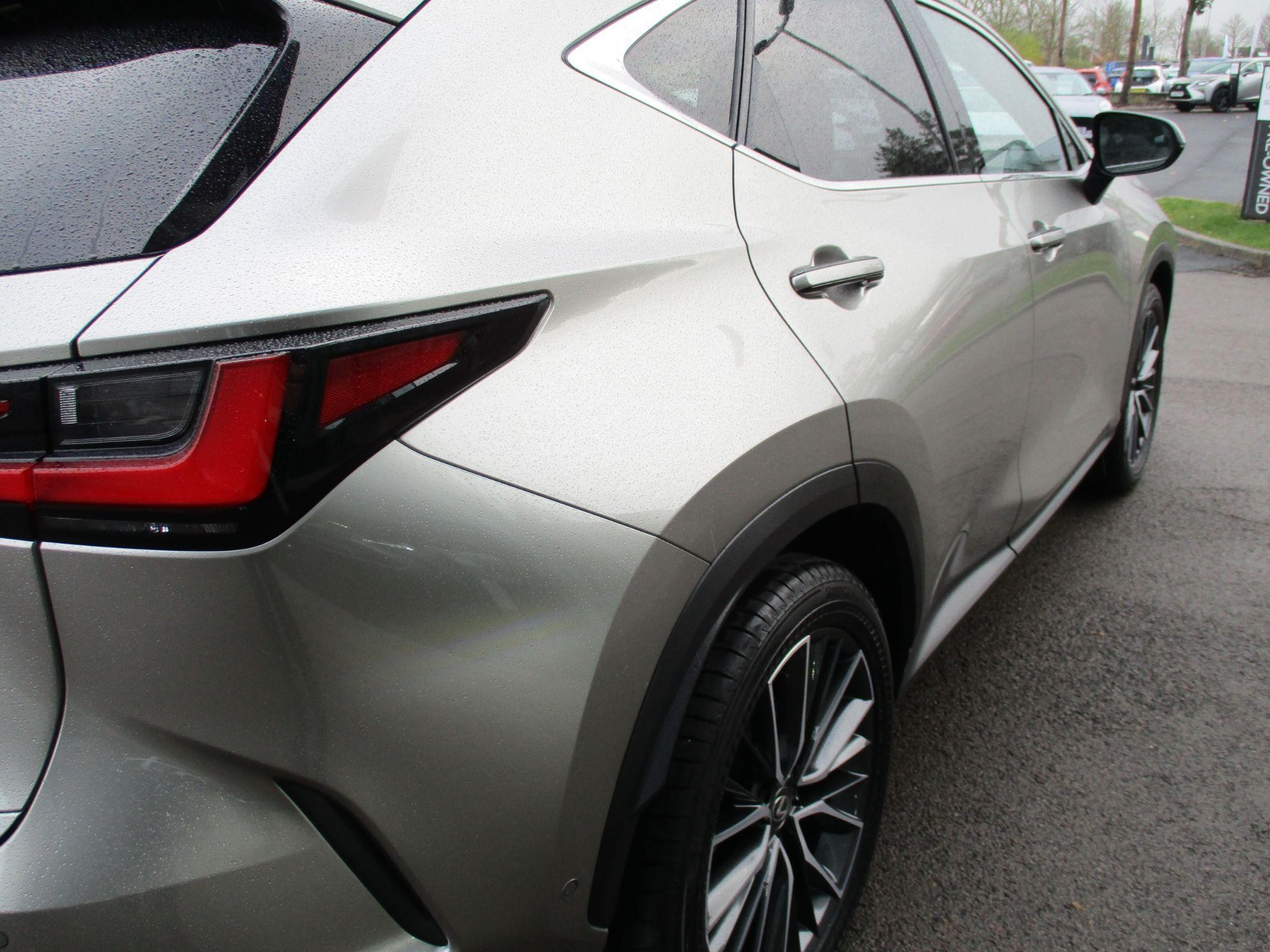 Lexus NX Image 43