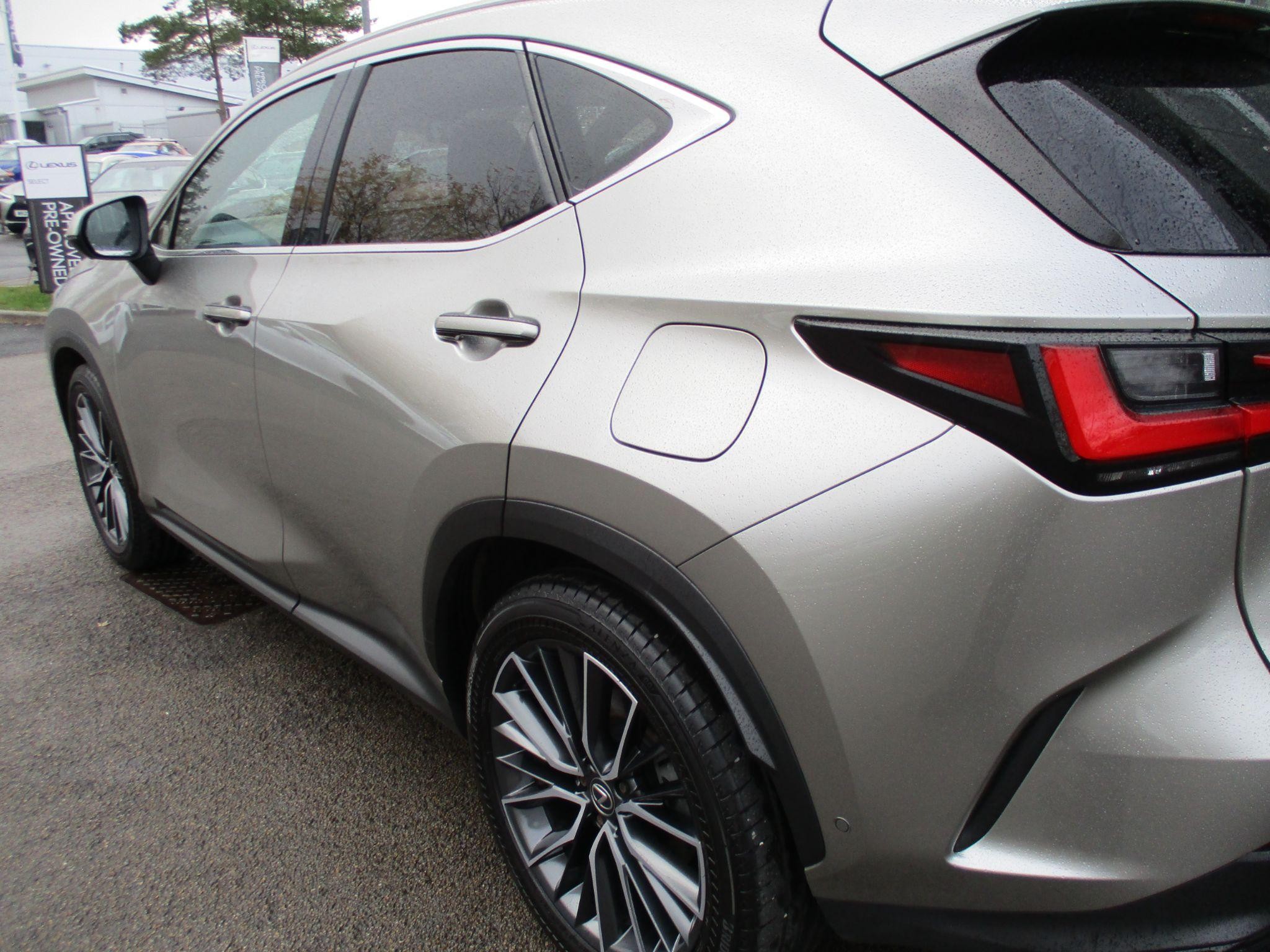 Lexus NX Image 44