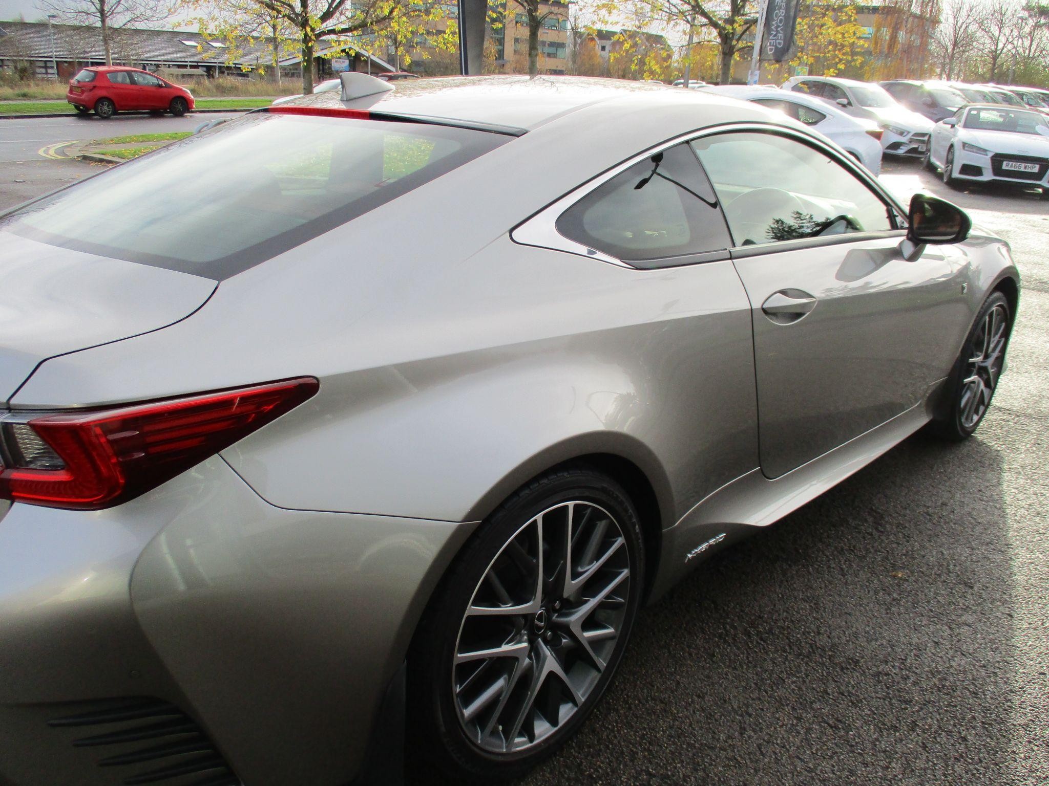 Lexus RC Image 40