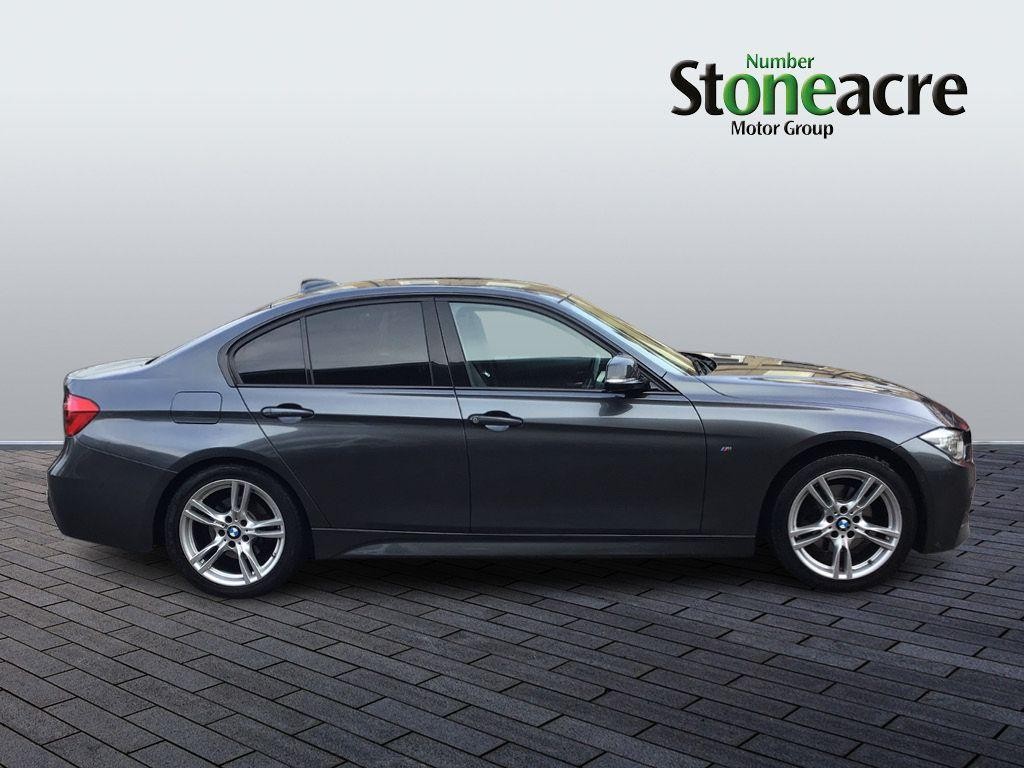 BMW 3 Series Image 2