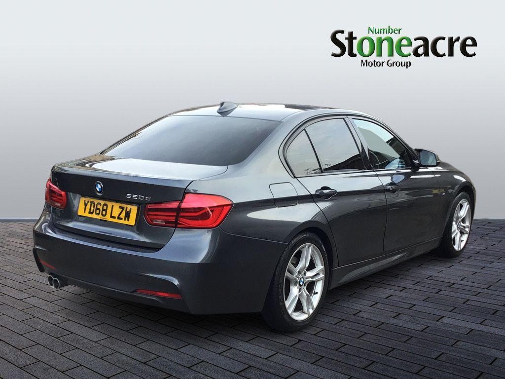 BMW 3 Series Image 3