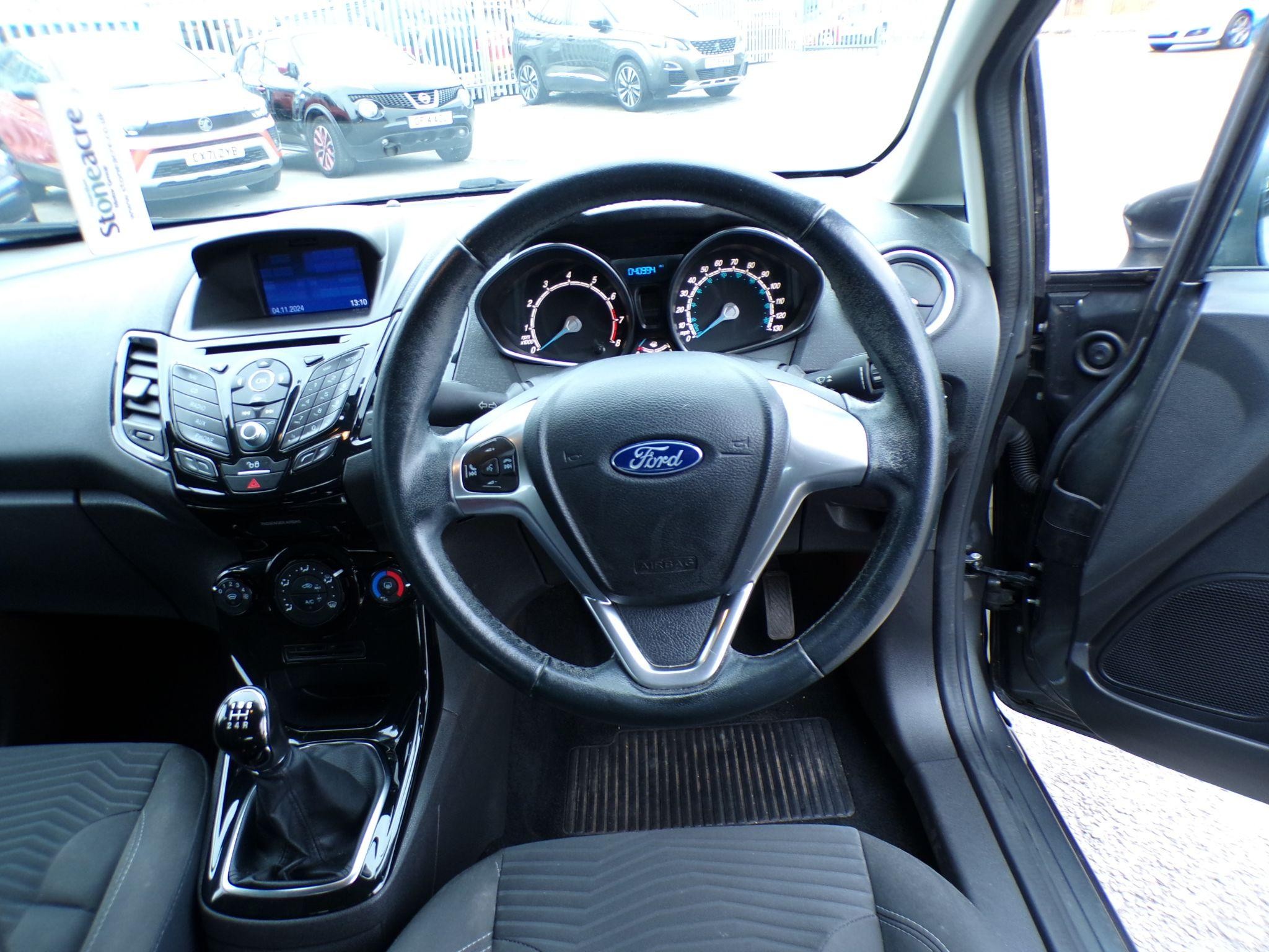 Ford Fiesta Image 16