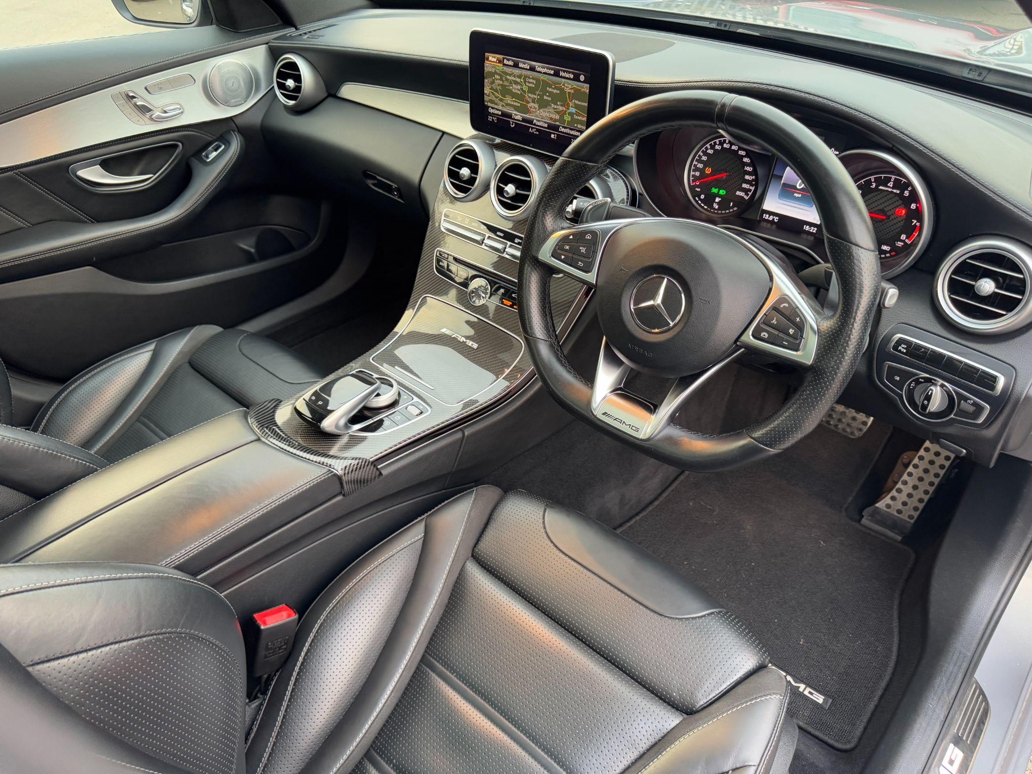 Mercedes-Benz C-Class Image 24