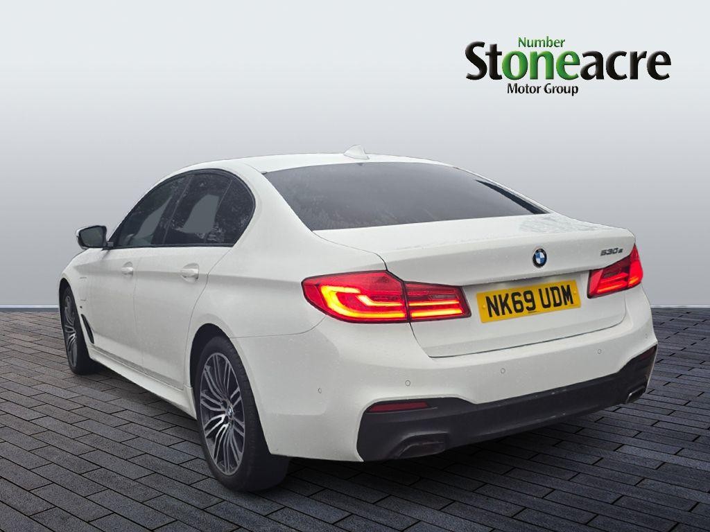 BMW 5 Series Image 5