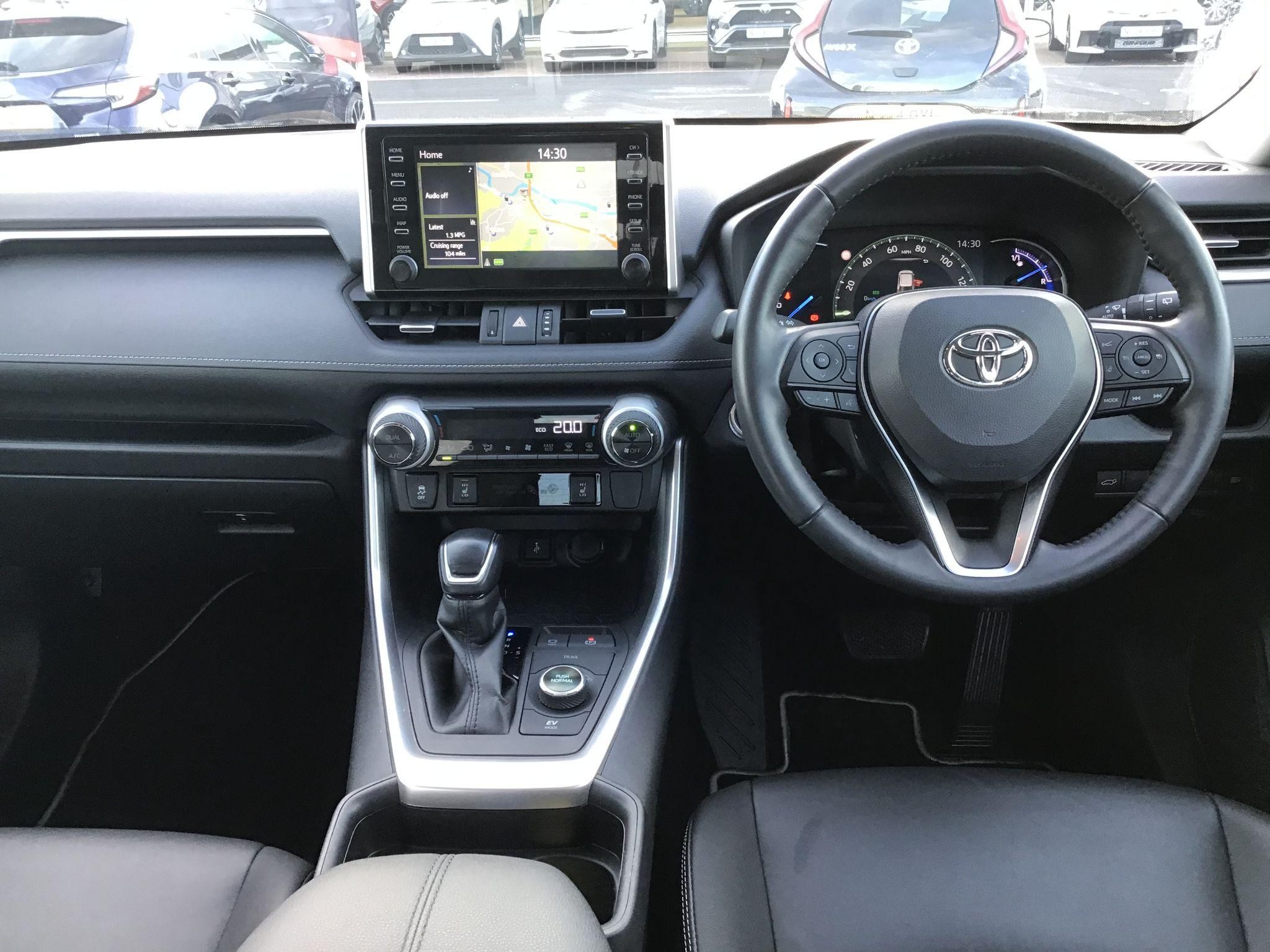 Toyota RAV4 Image 14