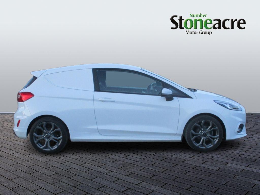 Ford Fiesta Van Image 2