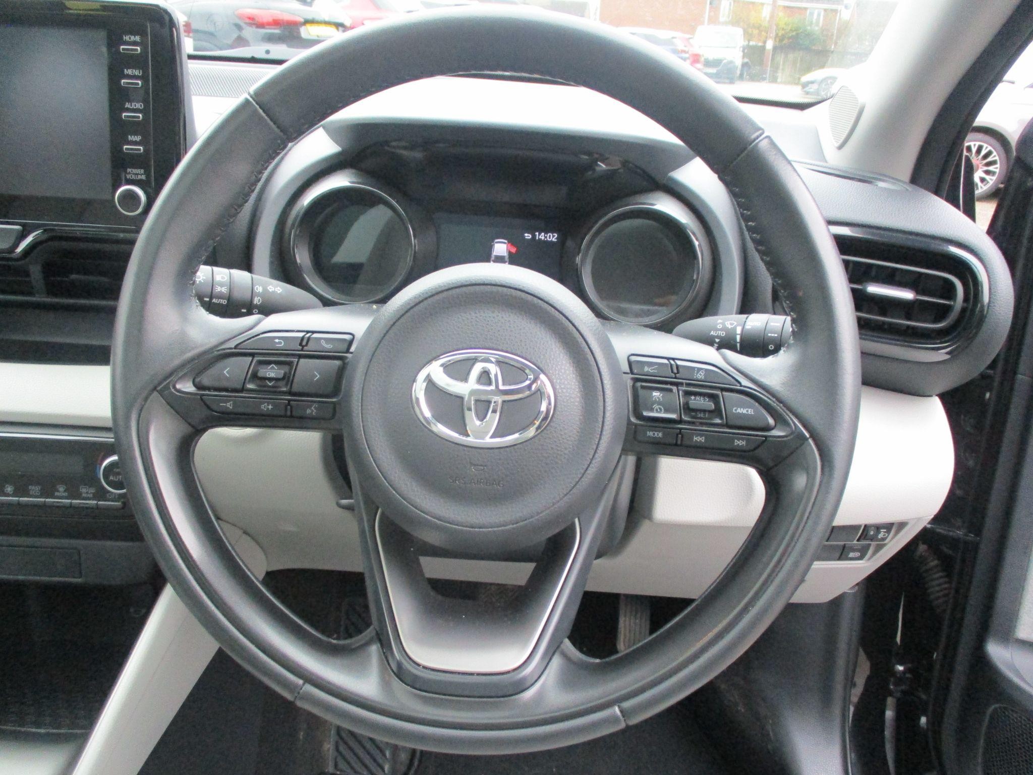 Toyota Yaris Image 15